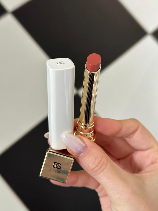 DOLCE&GABBANA My Juicy Sheer Lipstick - My 1981
Instant Shine & Hydration Lip Stylo