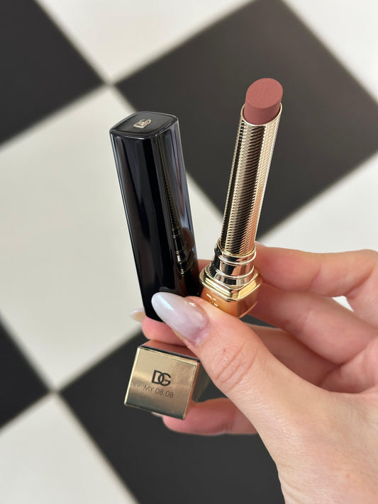 DOLCE&GABBANA My Comfy Matte Lipstick - My 08.08
Instant Rich Color & Hydration Lip Stylo