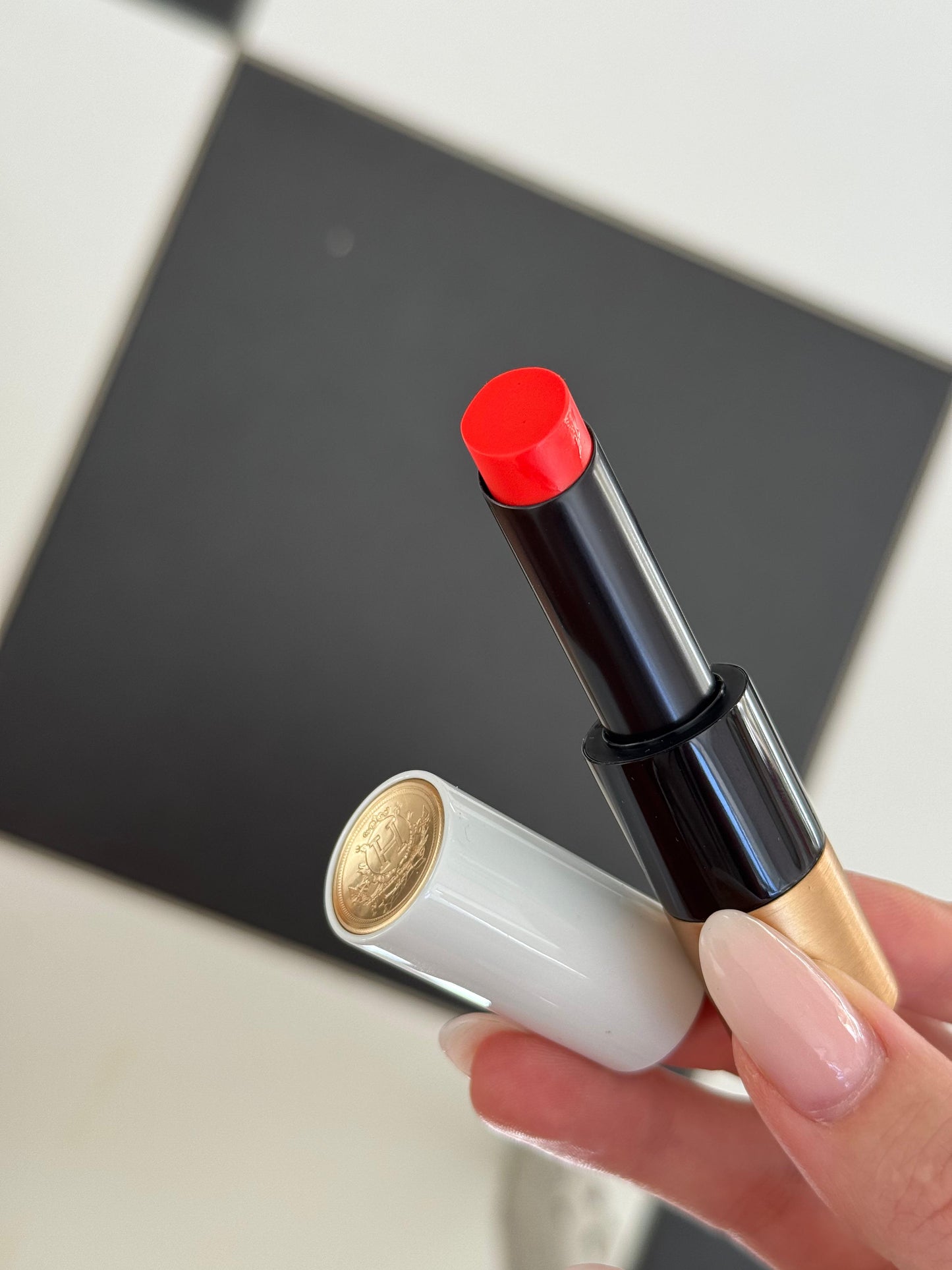 HERMÈS
Silky Lipstick Shine - Corail Jaipur
