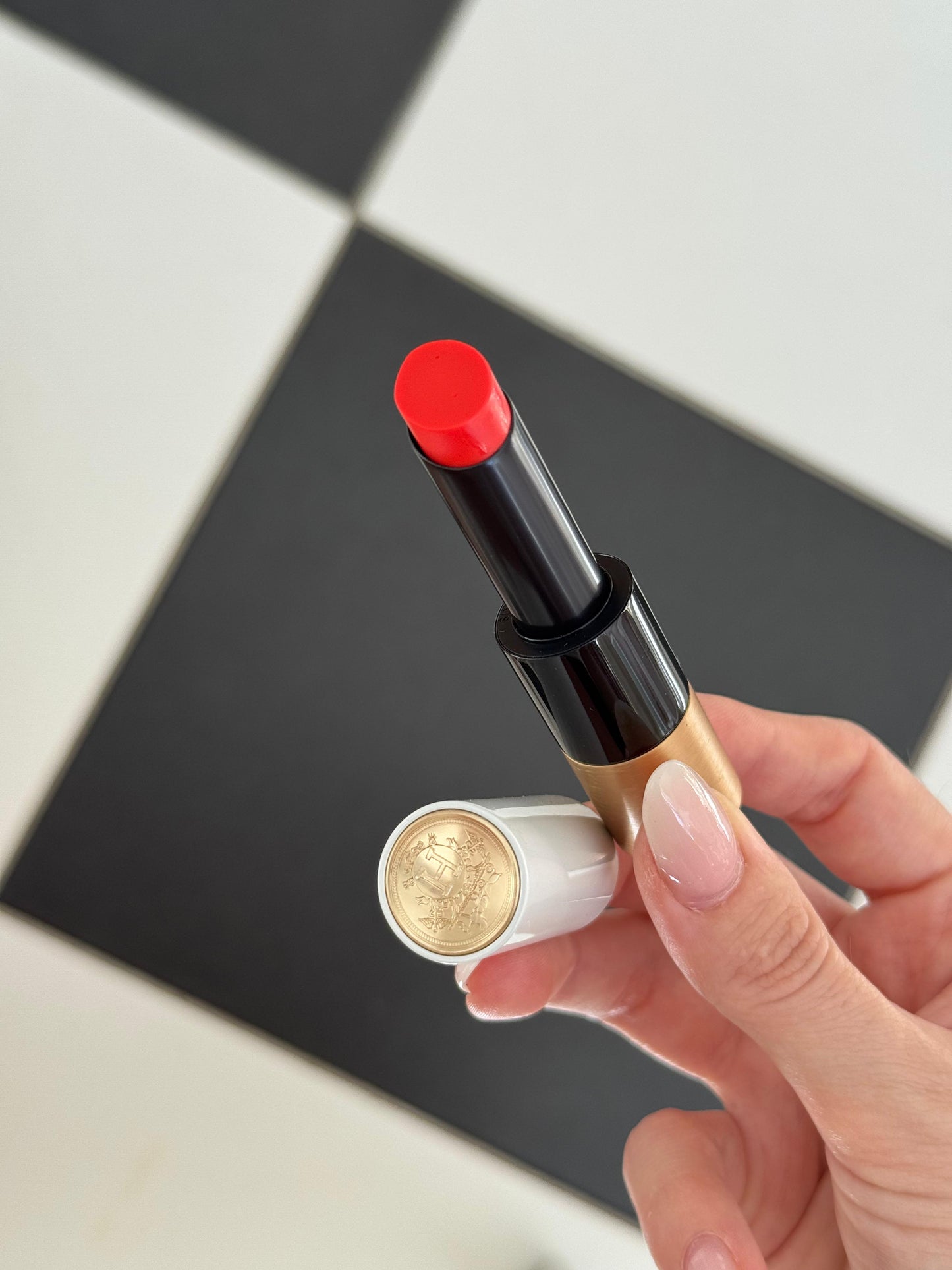 HERMÈS
Silky Lipstick Shine - Corail Jaipur