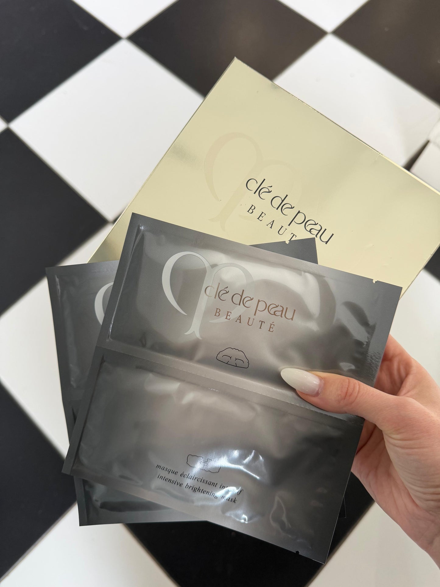 CLÉ DE PEAU BEAUTÉ Intensive Brightening Mask