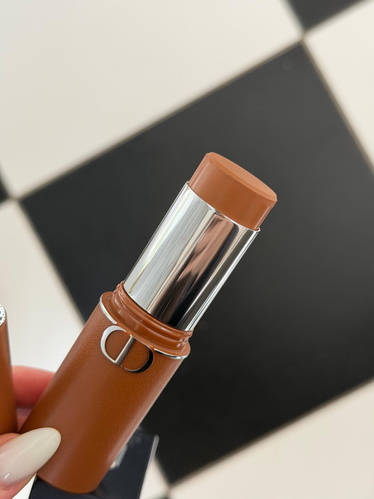 DIOR Forever Skin Bronze Balm Stick (02)
Buildable, Natural Finish, Long Wear