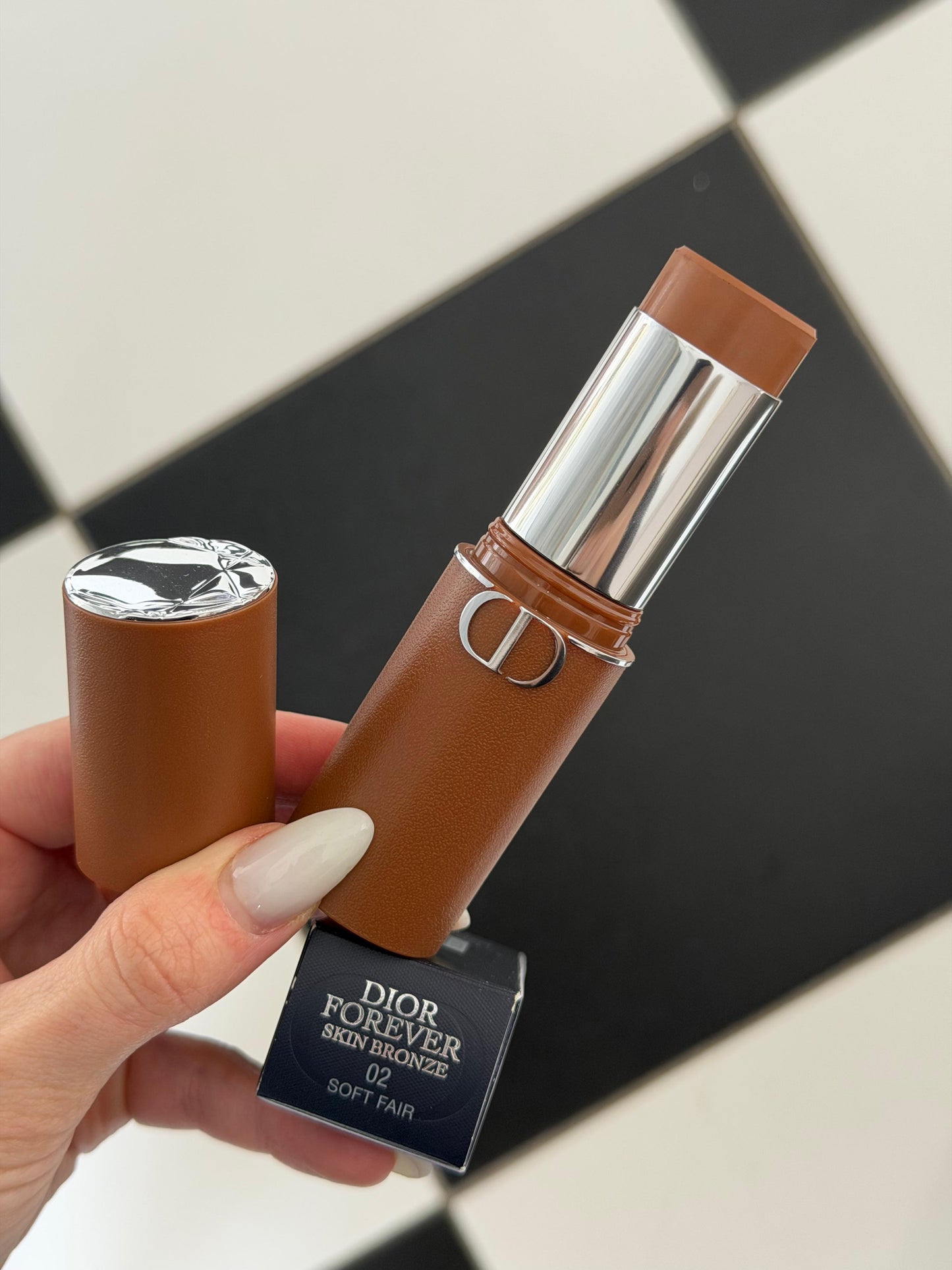 DIOR Forever Skin Bronze Balm Stick (02)
Buildable, Natural Finish, Long Wear