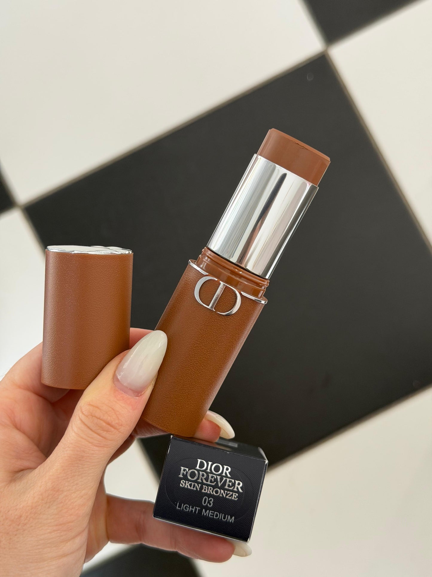 DIOR Forever Skin Bronze Balm Stick (02)
Buildable, Natural Finish, Long Wear