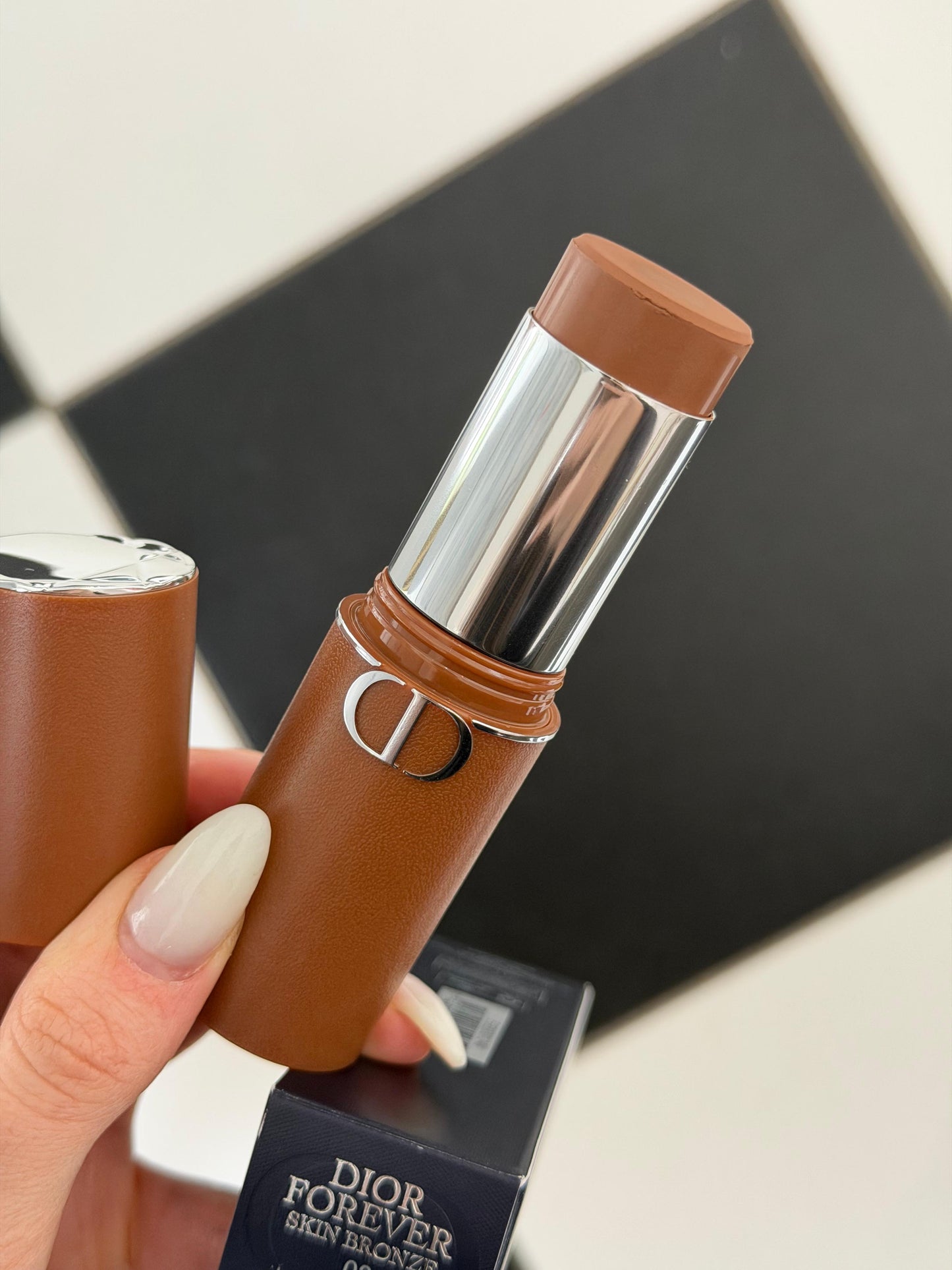DIOR Forever Skin Bronze Balm Stick (02)
Buildable, Natural Finish, Long Wear