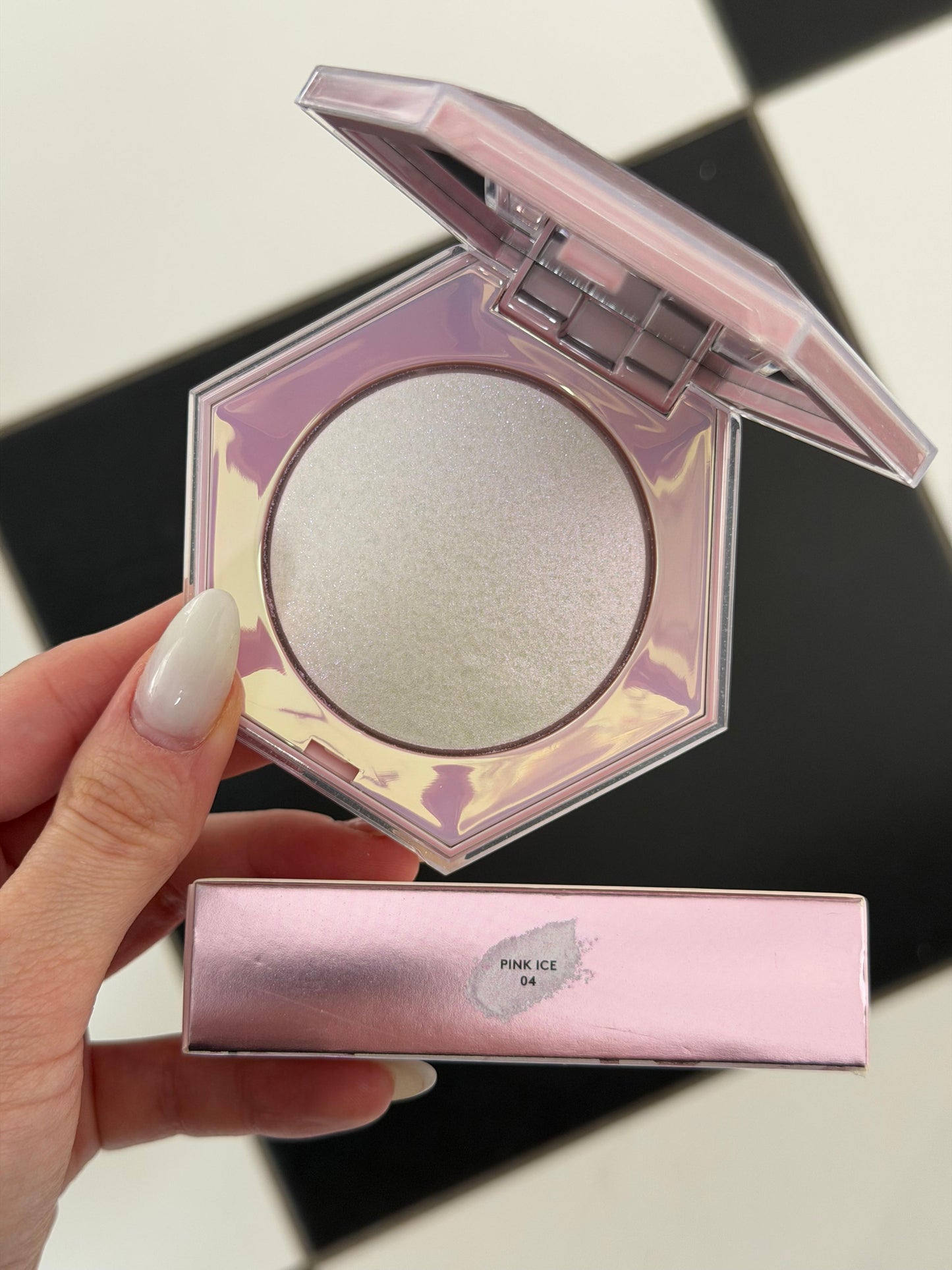 FENTY BEAUTY Diamond Bomb All-Over Diamond Veil Highlighter - Pink Ice