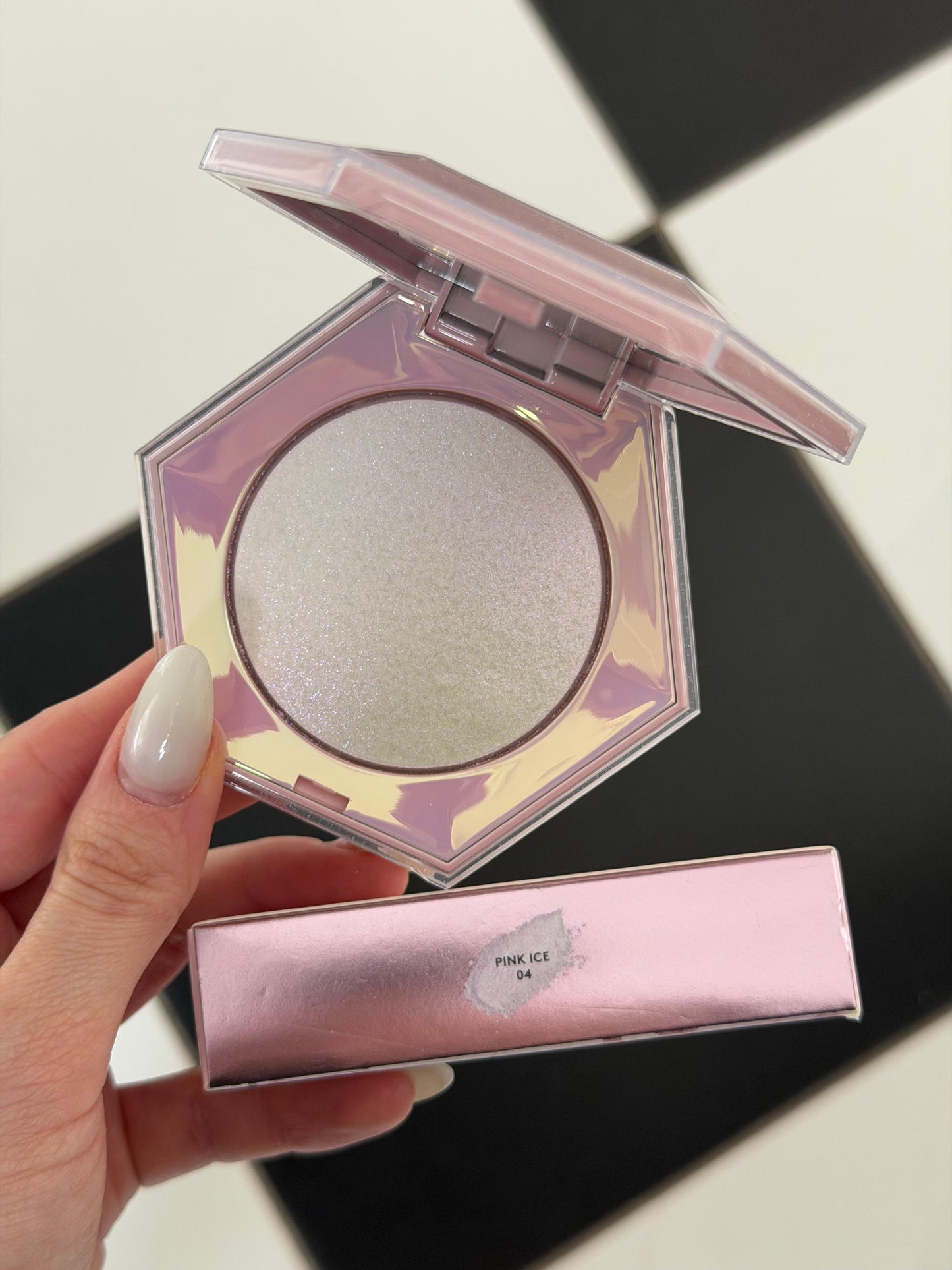 FENTY BEAUTY Diamond Bomb All-Over Diamond Veil Highlighter - Pink Ice