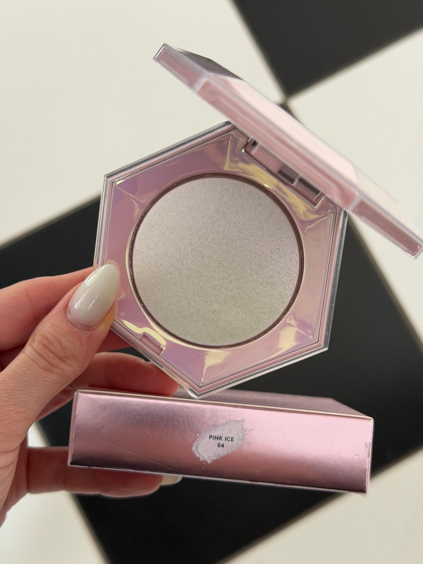 FENTY BEAUTY Diamond Bomb All-Over Diamond Veil Highlighter - Pink Ice