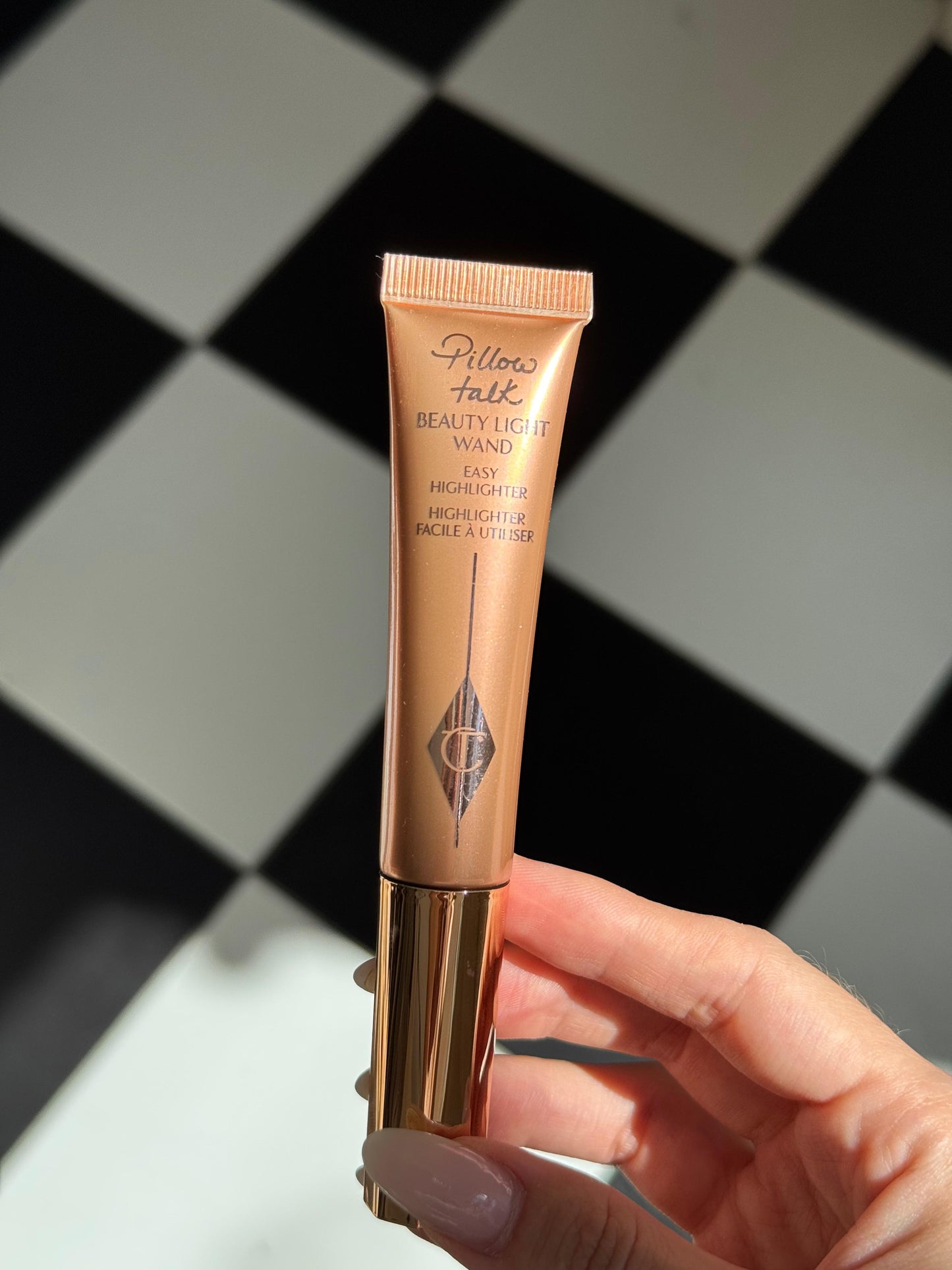 CHARLOTTE TILBURY Beauty Light Wand Easy Highlighter - Pillow Talk Medium