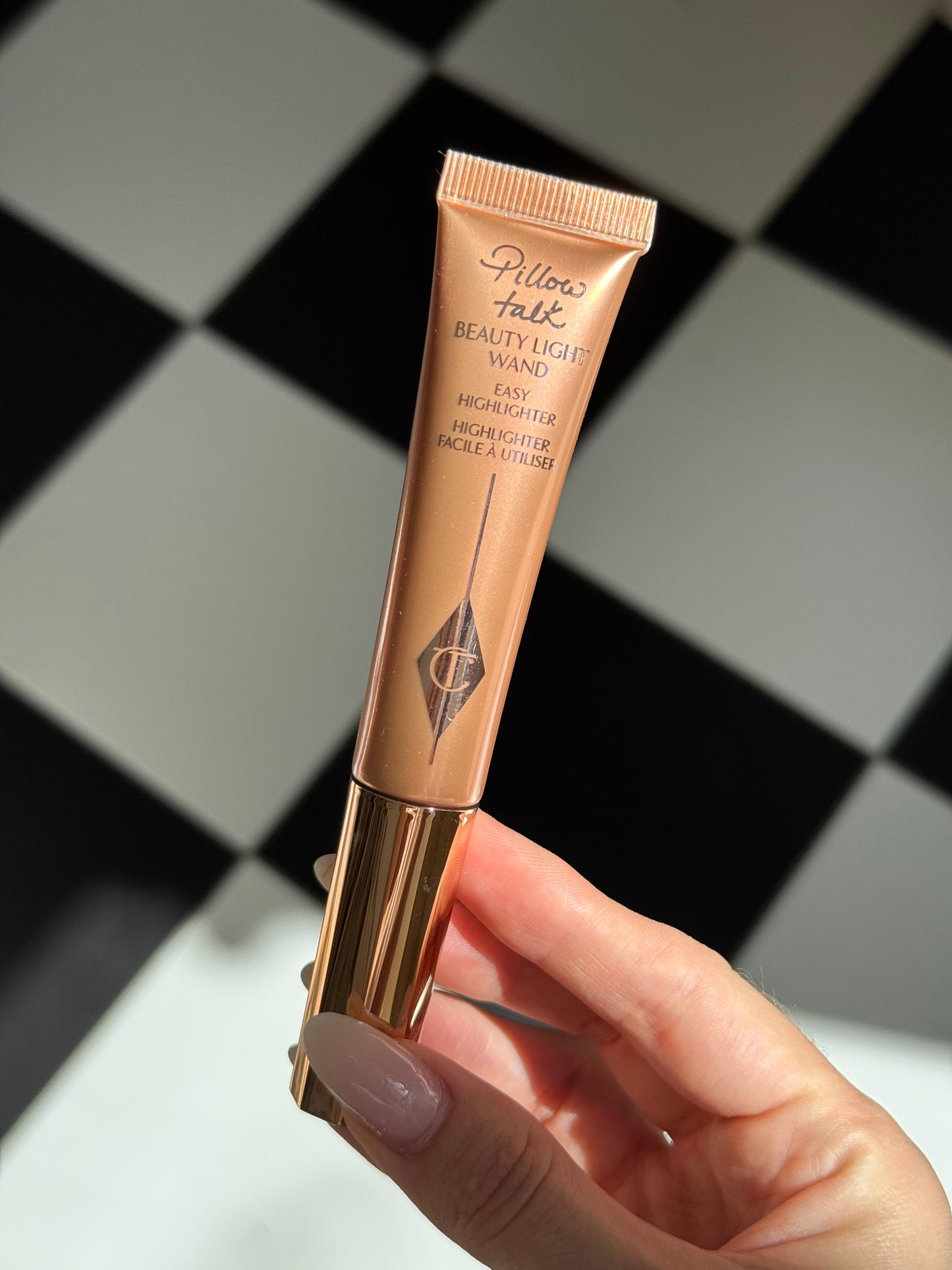 CHARLOTTE TILBURY Beauty Light Wand Easy Highlighter - Pillow Talk Medium