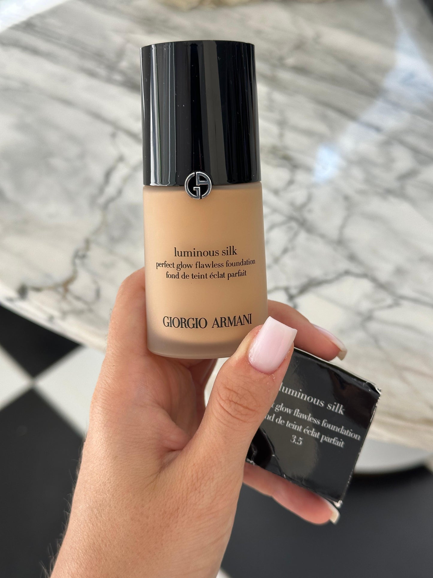 ARMANI Luminous Silk - Perfect Glow Flawless Foundation