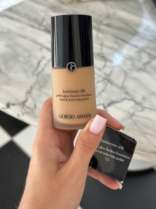 ARMANI Luminous Silk - Perfect Glow Flawless Foundation