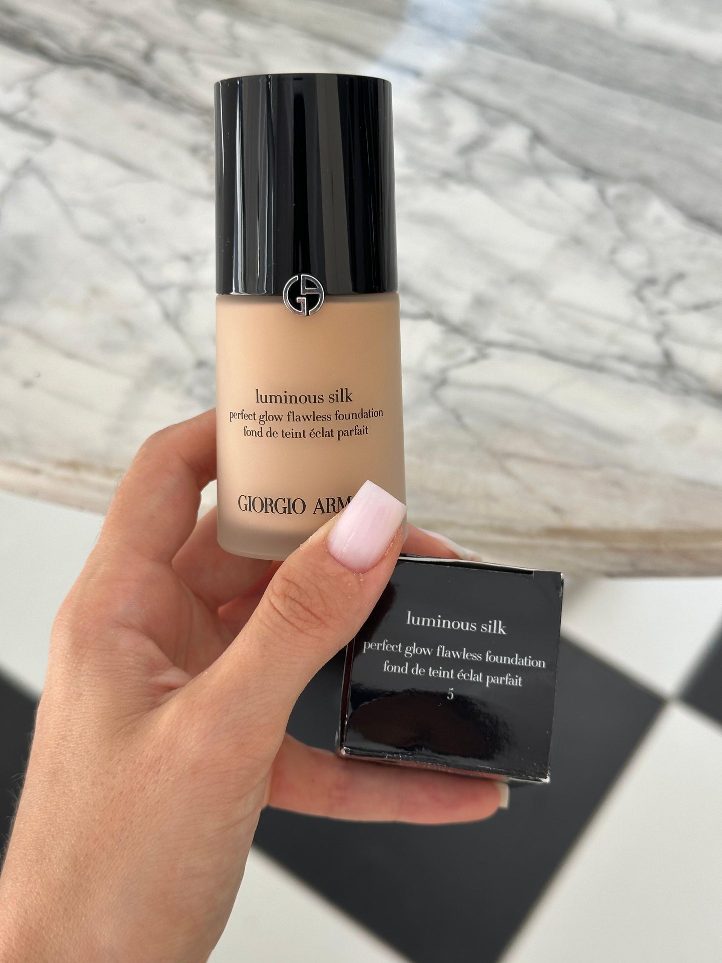 ARMANI Luminous Silk - Perfect Glow Flawless Foundation