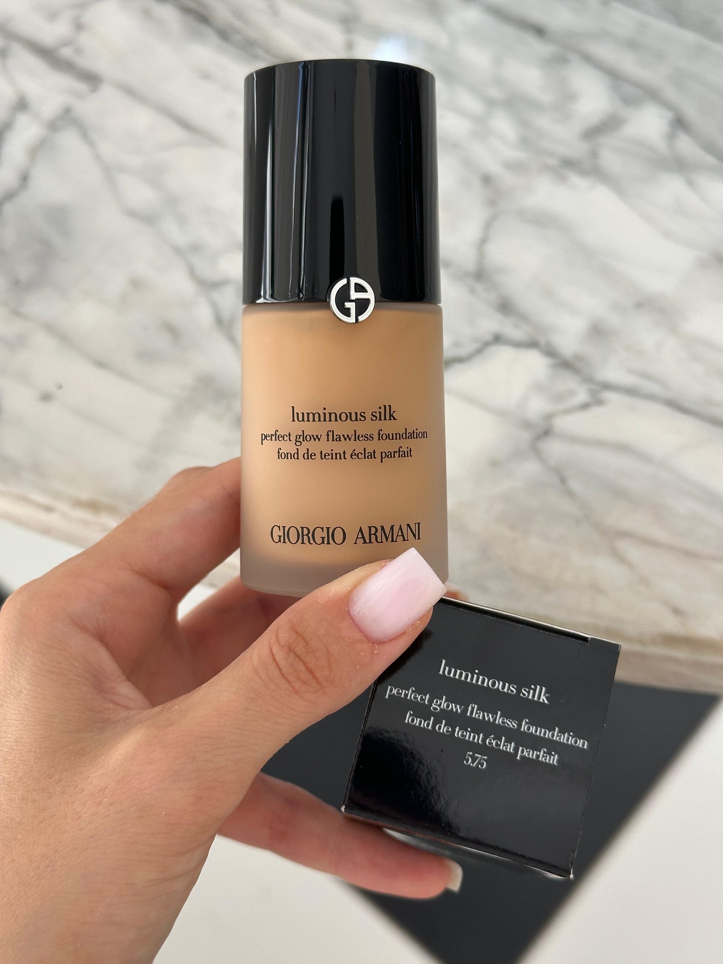ARMANI Luminous Silk - Perfect Glow Flawless Foundation