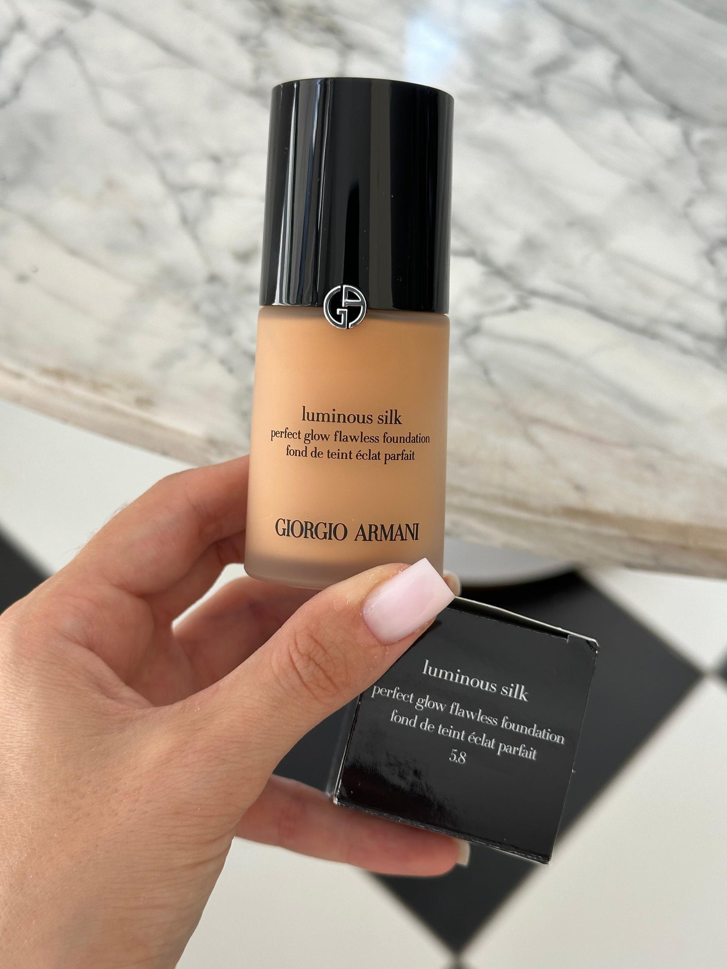 ARMANI Luminous Silk - Perfect Glow Flawless Foundation