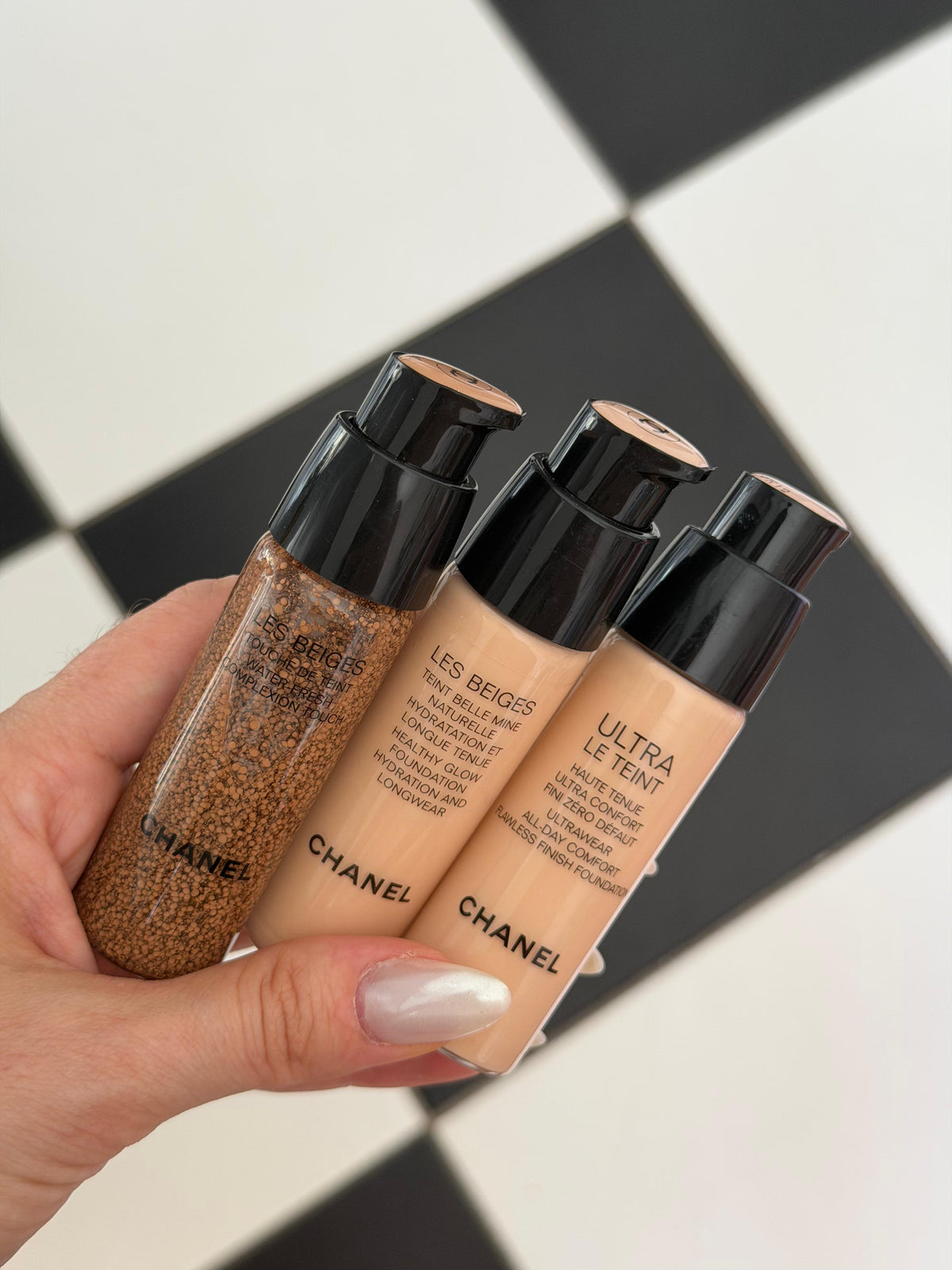 CHANEL Le Teint
Ultrawear All-Day Comfort Flawless Finish Foundation (BR12)