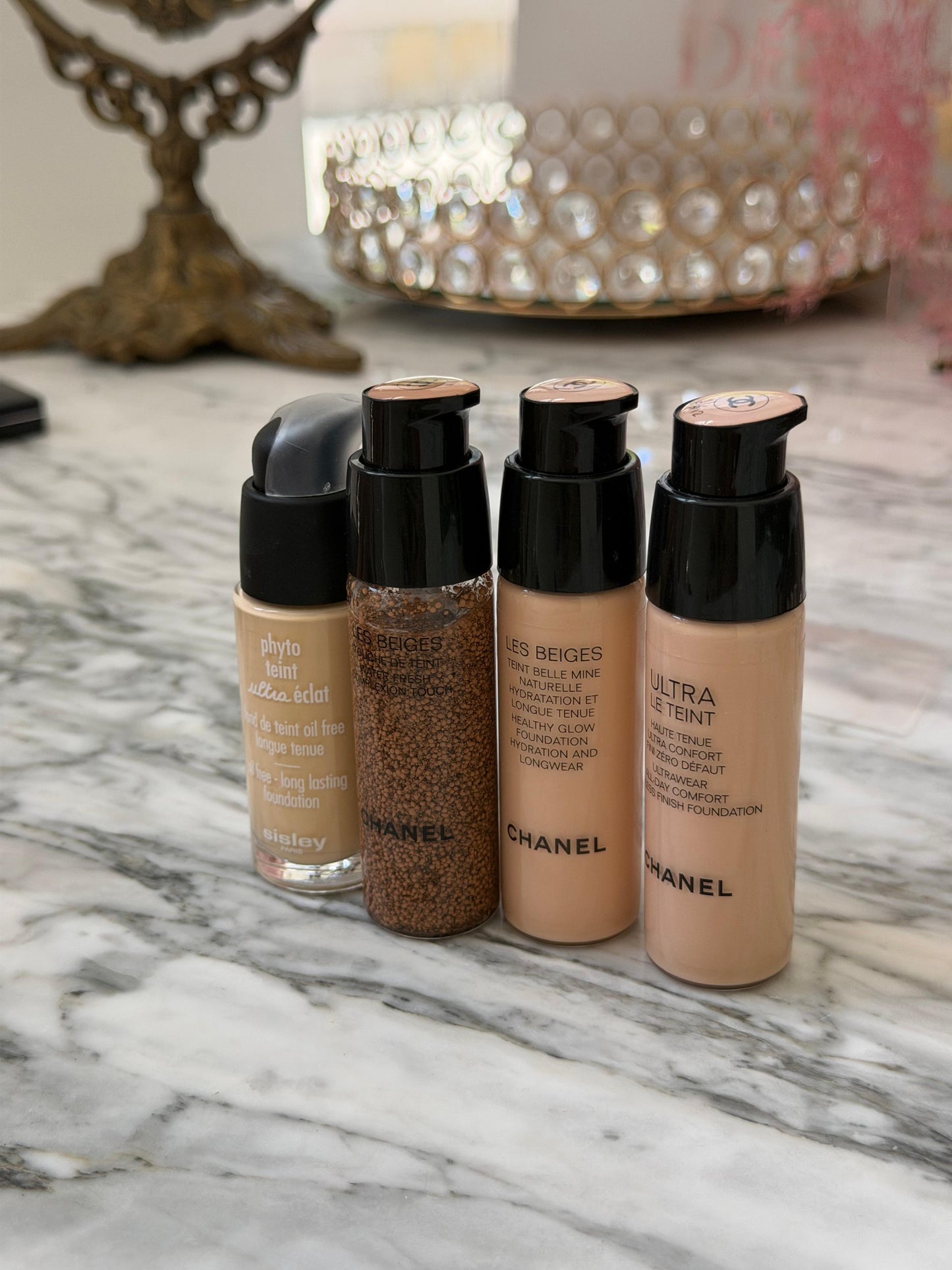 CHANEL Les Beiges
Healthy Glow Foundation Hydration and Longwear (B10)