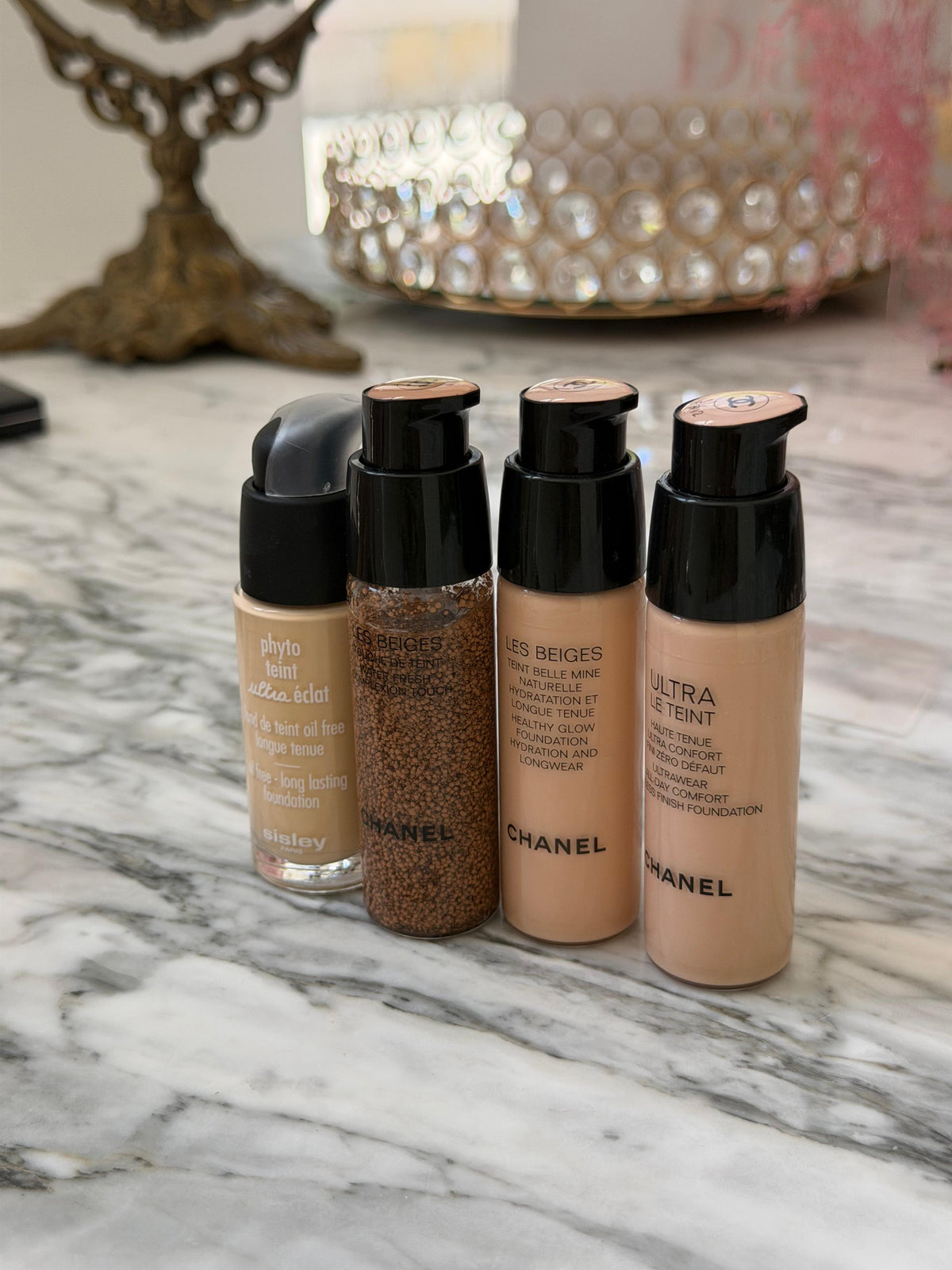 CHANEL Les Beiges
Water-Fresh Complexion Touch (B40) 
Even – Illuminate – Hydrate