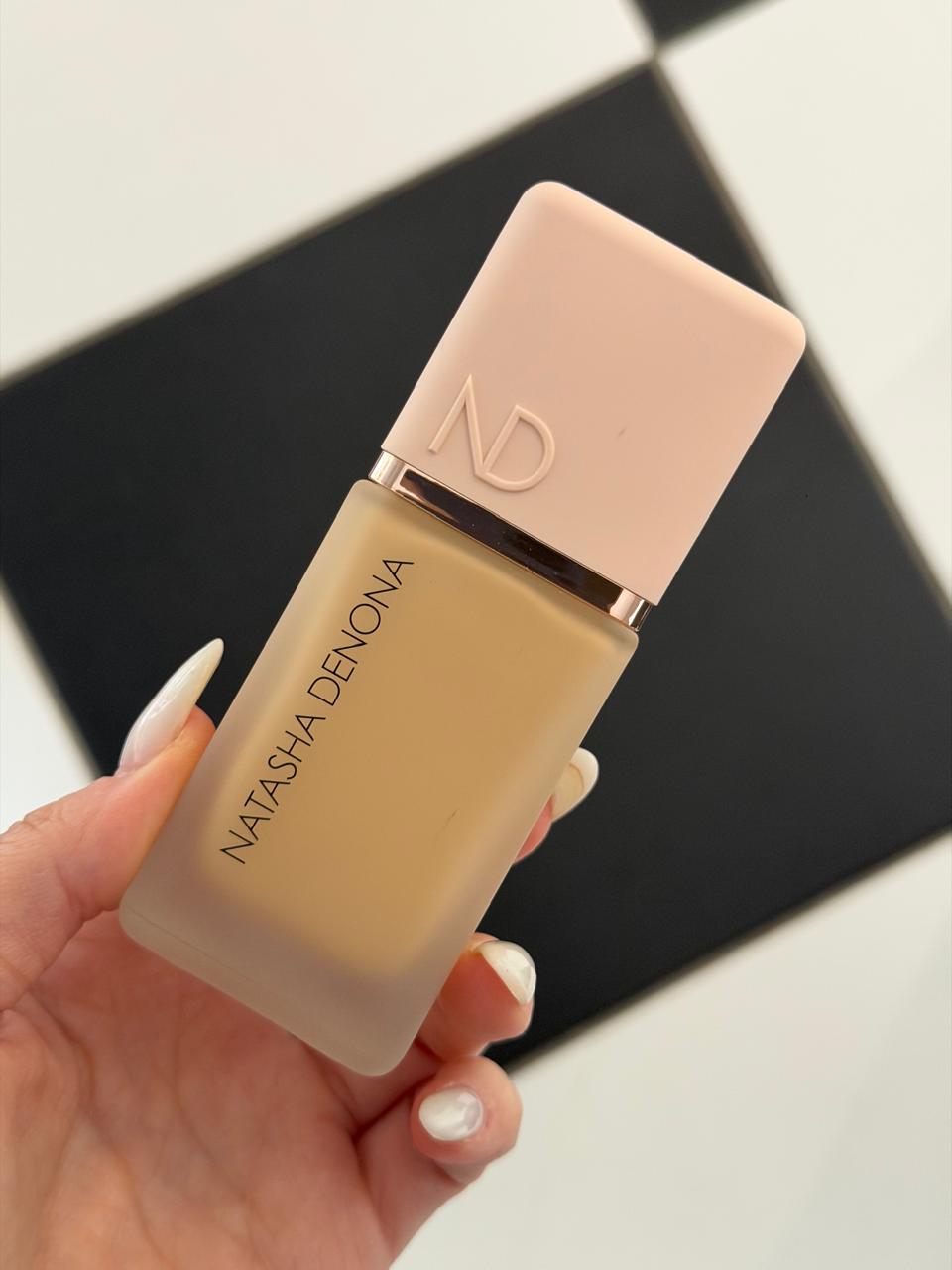 NATASHA DENONA Hy-Glam Foundation (P3)
Hydrating, Blurring, Longwear Serum With Radiant, Creasless Coverage