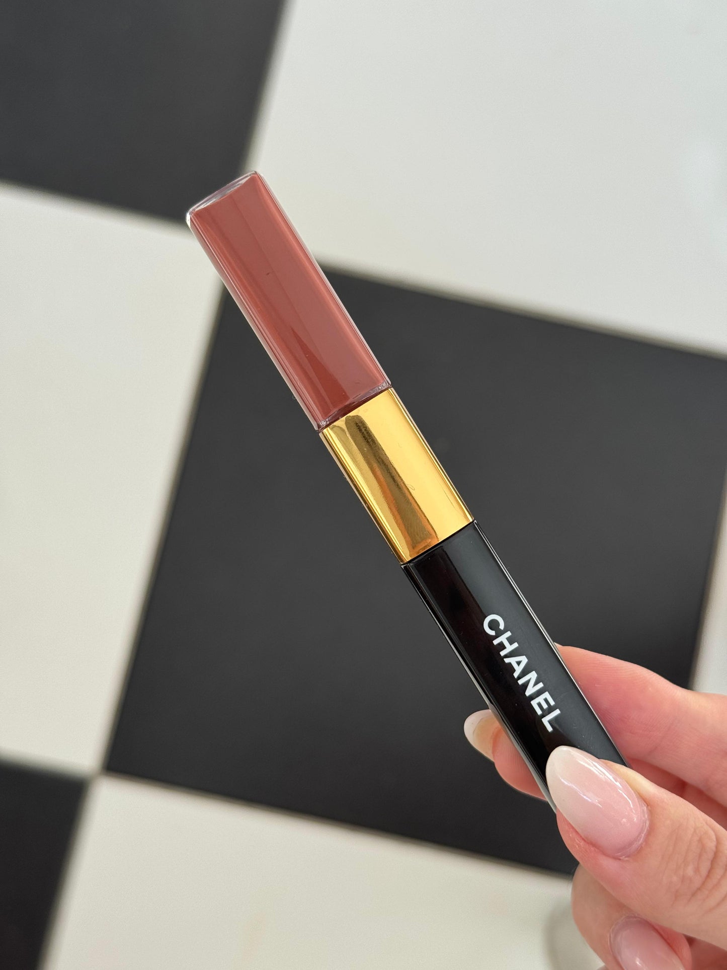 CHANEL Le Rouge Duo Ultra Tenue (182)
Ultrawear Liquid Lip Colour