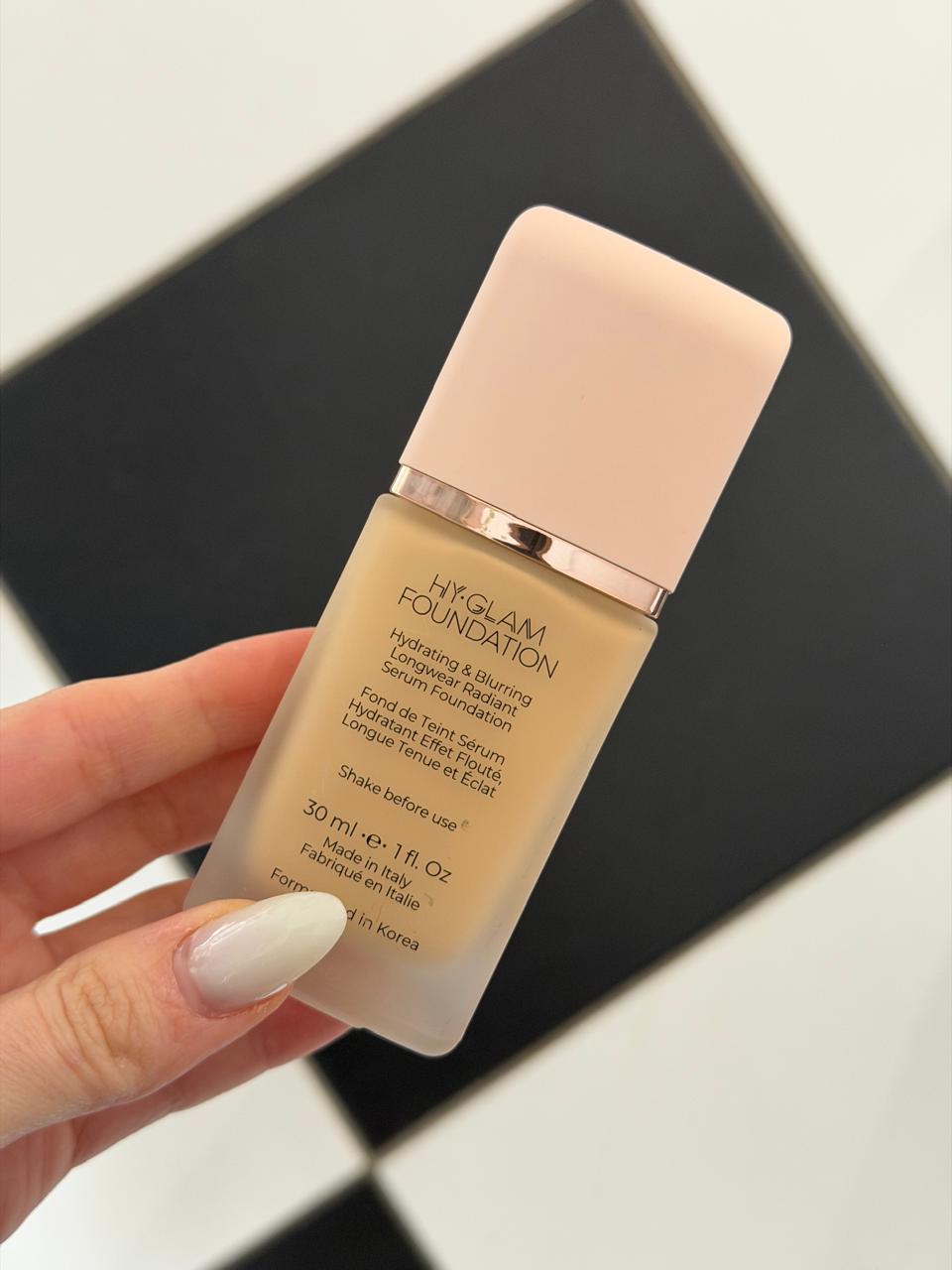 NATASHA DENONA Hy-Glam Foundation (P3)
Hydrating, Blurring, Longwear Serum With Radiant, Creasless Coverage