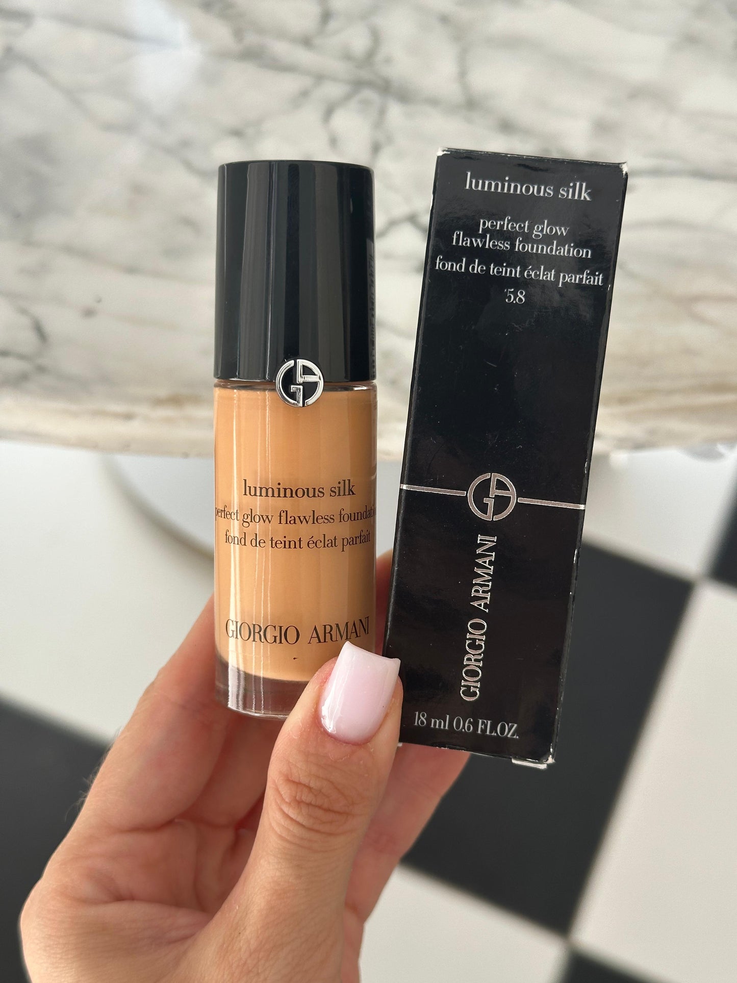 ARMANI Luminous Silk - Perfect Glow Flawless Foundation 18ml