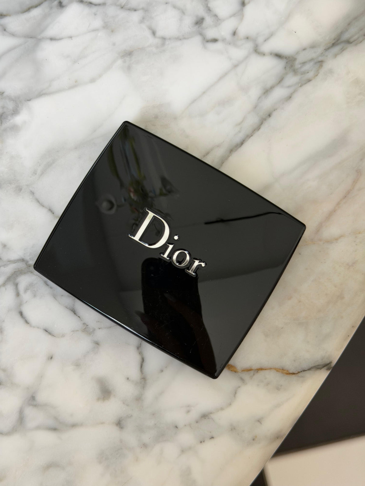 DIOR Rouge Blush Satin
Couture Colour Makeup - Long Wear (826)