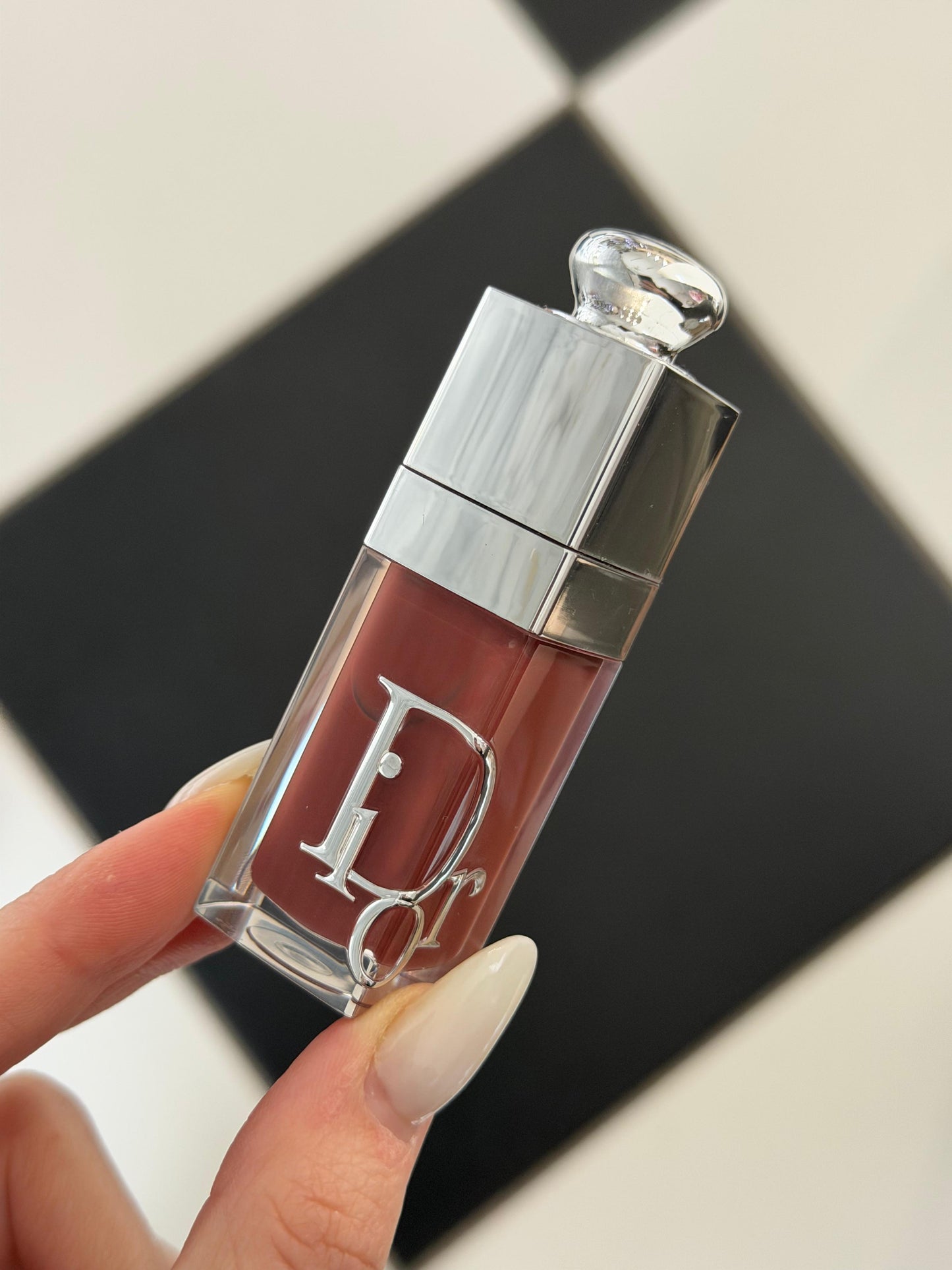 DIOR Addict Lip Glow Oil (081)
Nourishing Lip Oil, Intense Gloss