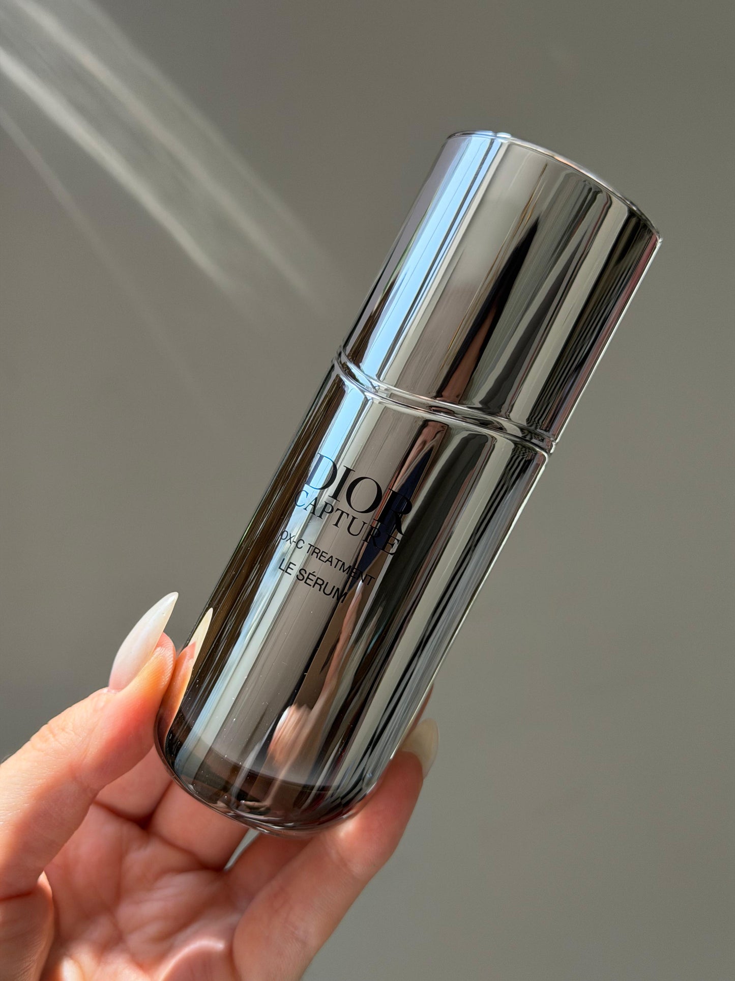DIOR Capture Le Sérum
Face and Neck Serum - High-Performance Anti-Aging Correction - Wrinkles and Firmness