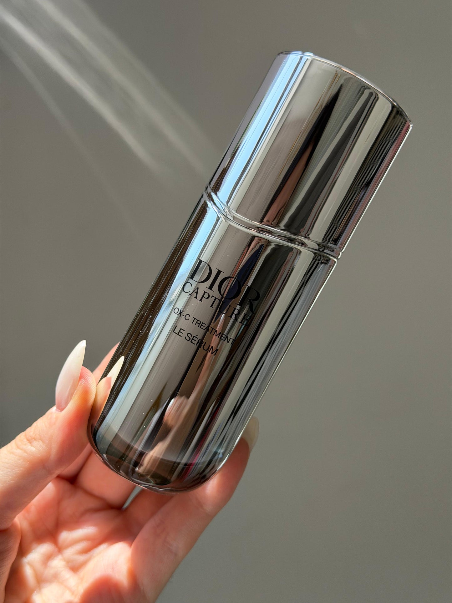 DIOR Capture Le Sérum
Face and Neck Serum - High-Performance Anti-Aging Correction - Wrinkles and Firmness