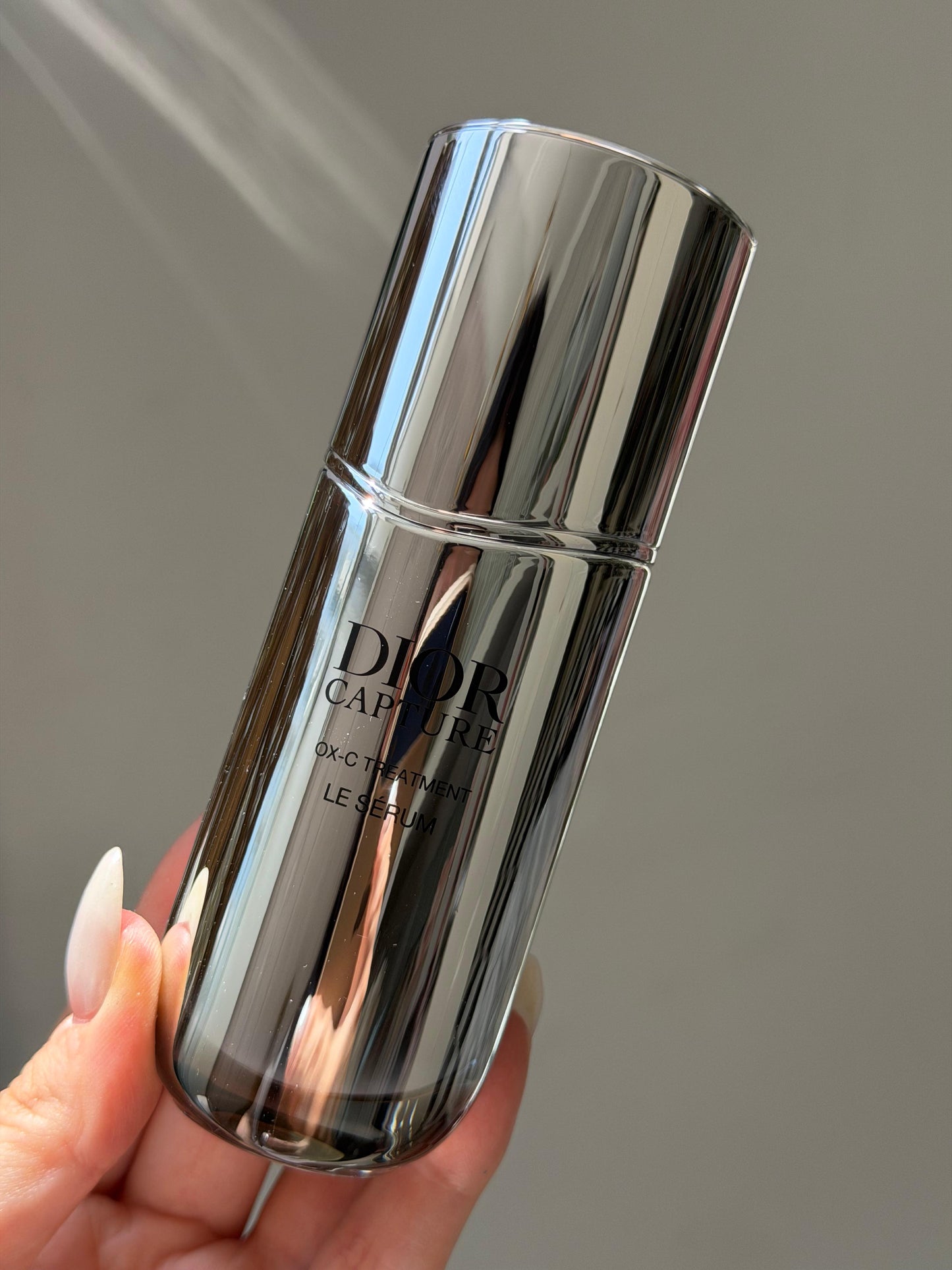 DIOR Capture Le Sérum
Face and Neck Serum - High-Performance Anti-Aging Correction - Wrinkles and Firmness