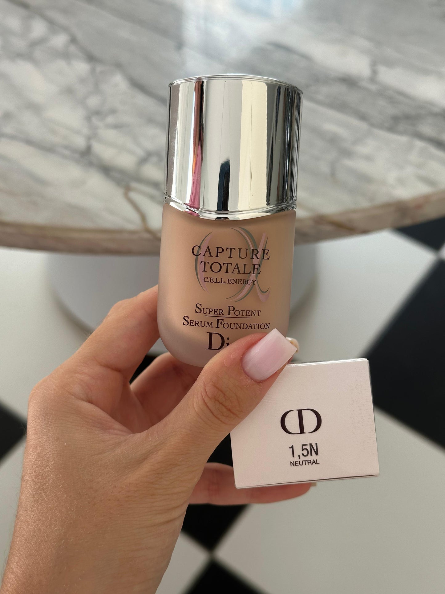 DIOR Capture Totale Super Potent Serum Foundation
Correcting Age-Defying Serum - SPF20/PA++