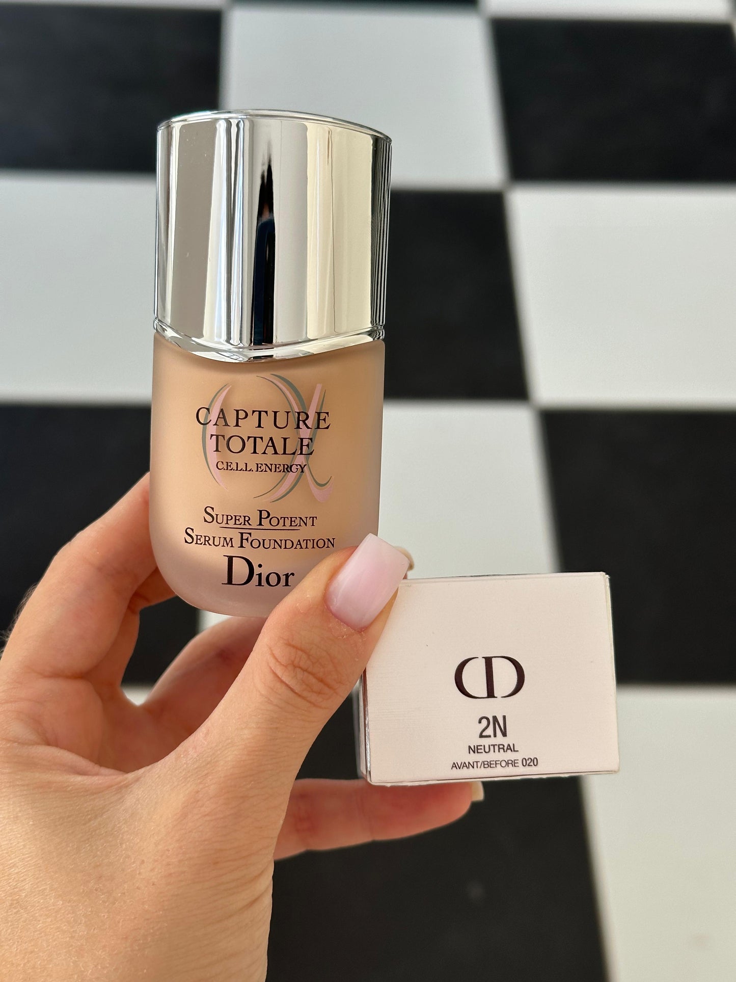 DIOR Capture Totale Super Potent Serum Foundation
Correcting Age-Defying Serum - SPF20/PA++