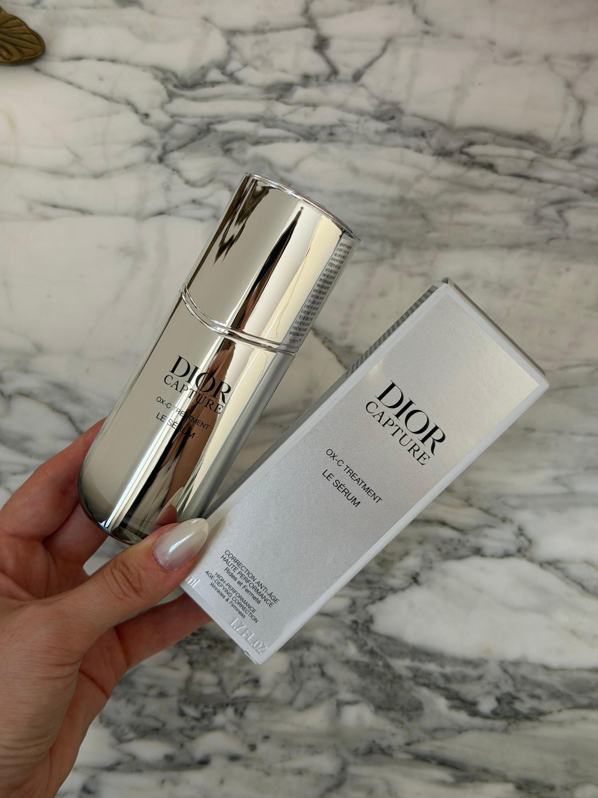 DIOR Capture Le Sérum
Face and Neck Serum - High-Performance Anti-Aging Correction - Wrinkles and Firmness