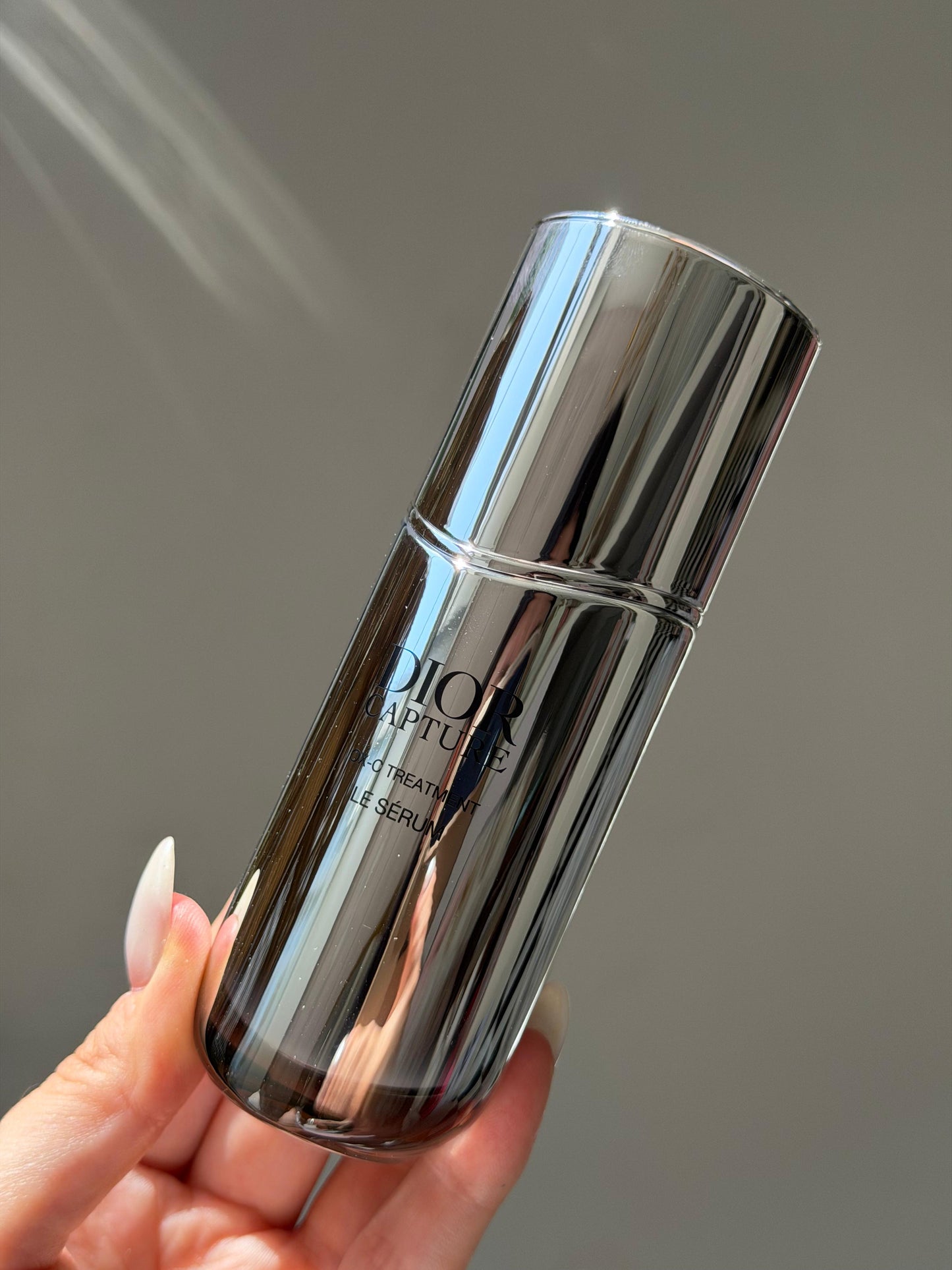 DIOR Capture Le Sérum
Face and Neck Serum - High-Performance Anti-Aging Correction - Wrinkles and Firmness