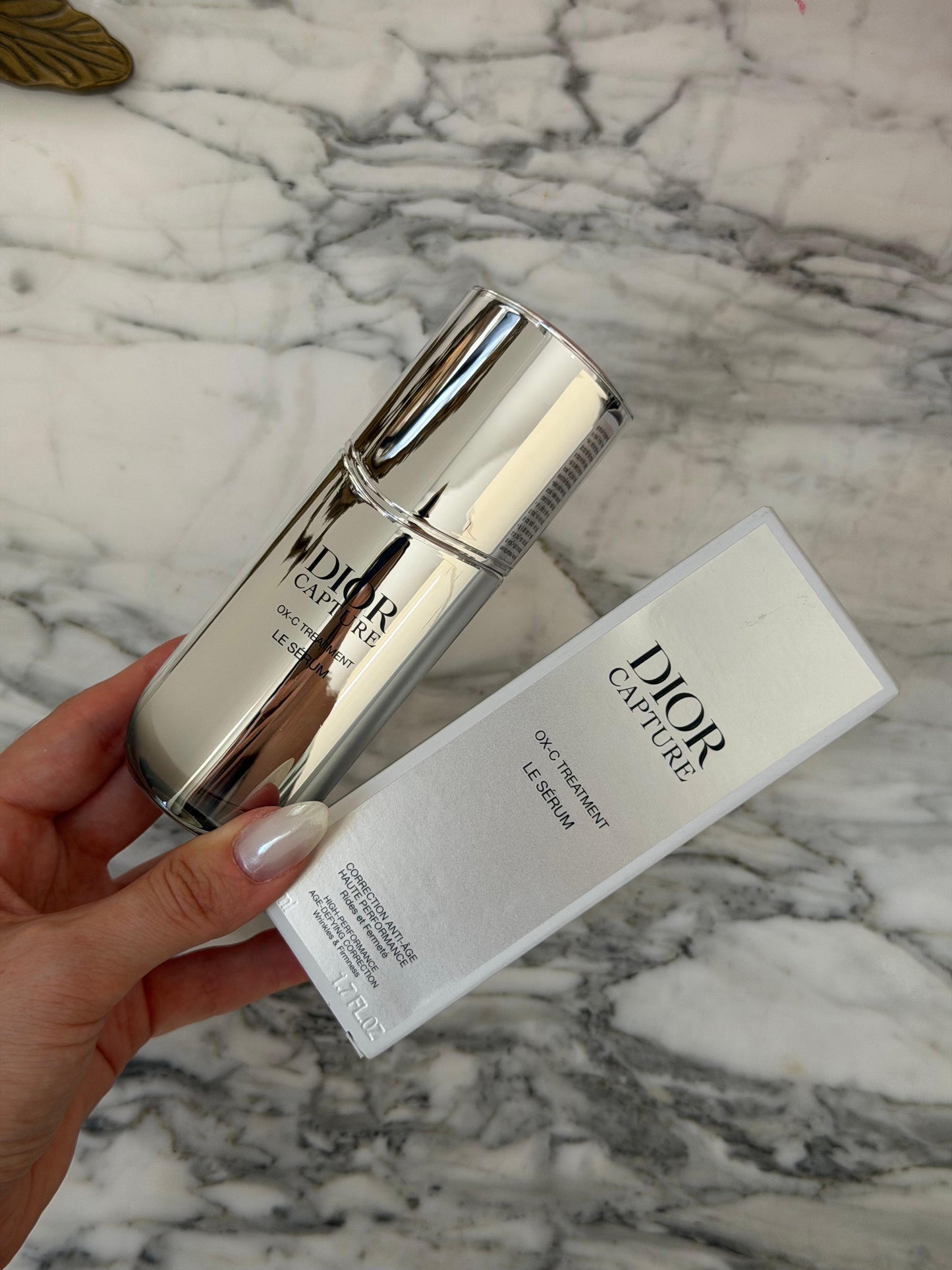 DIOR Capture Le Sérum
Face and Neck Serum - High-Performance Anti-Aging Correction - Wrinkles and Firmness
