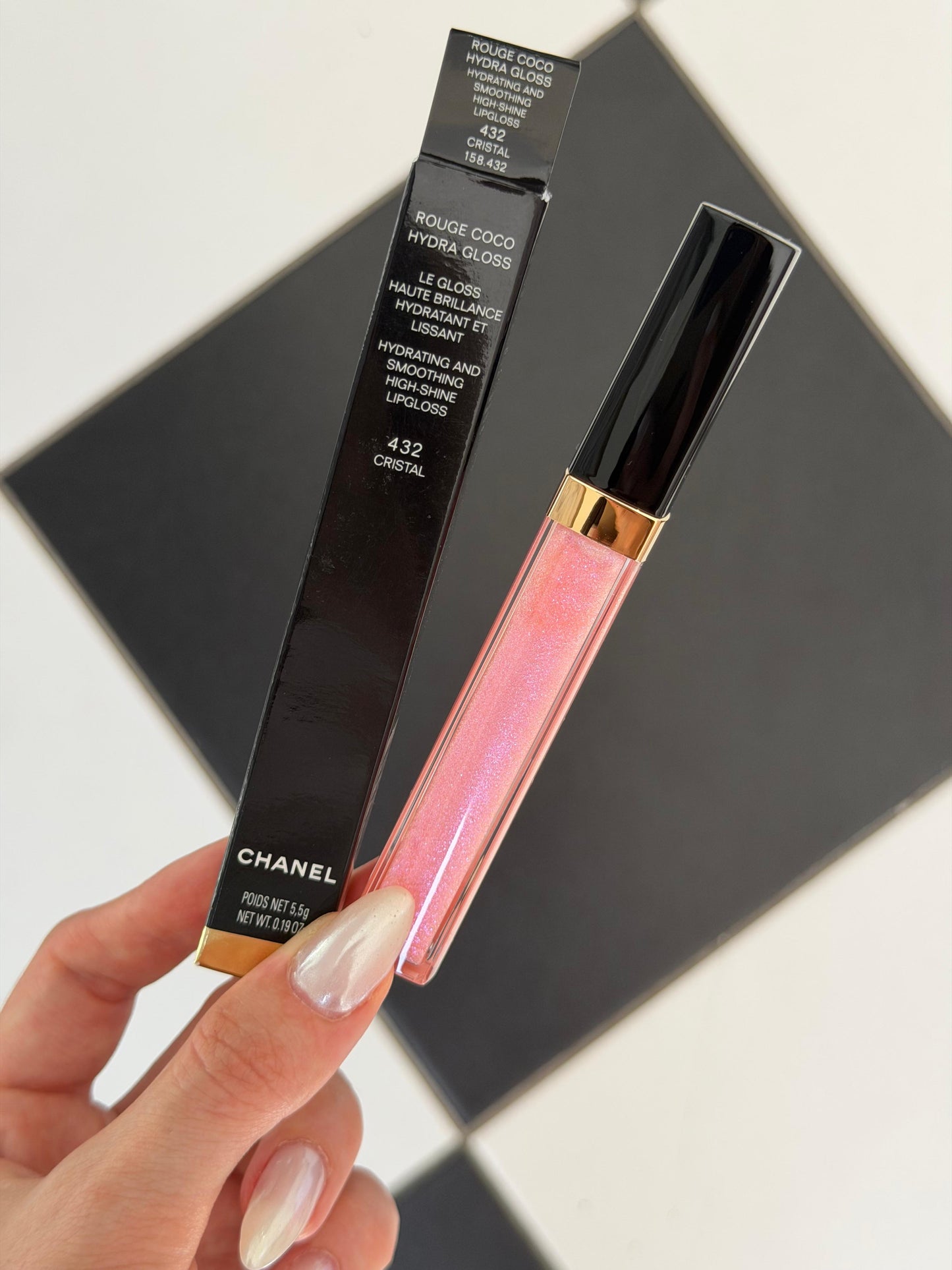 CHANEL Rouge Coco Gloss (432)
Moisturizing Gel Brillant Hidratant