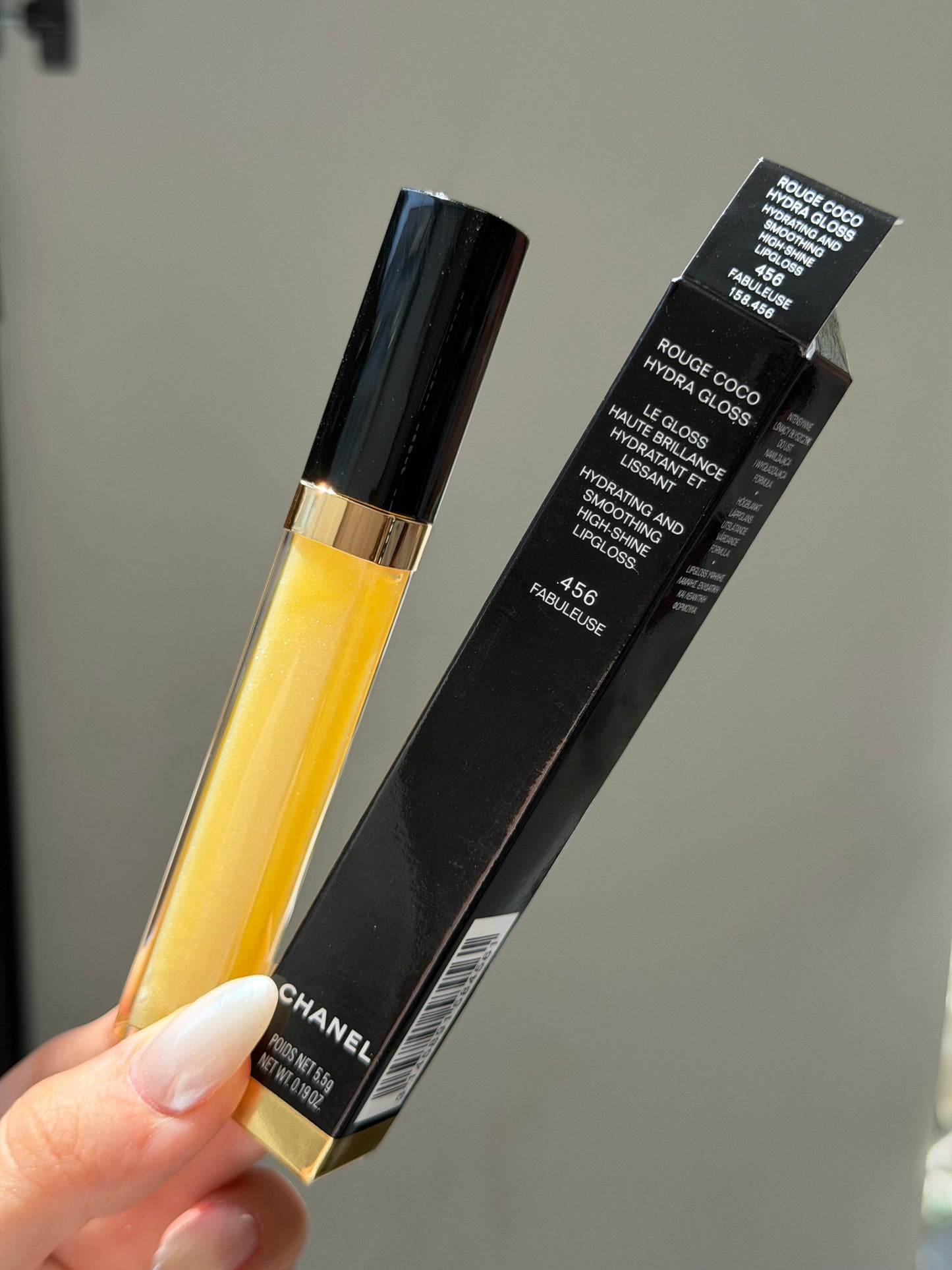 CHANEL Rouge Coco Gloss (456)
Moisturizing Gel Brillant Hidratant