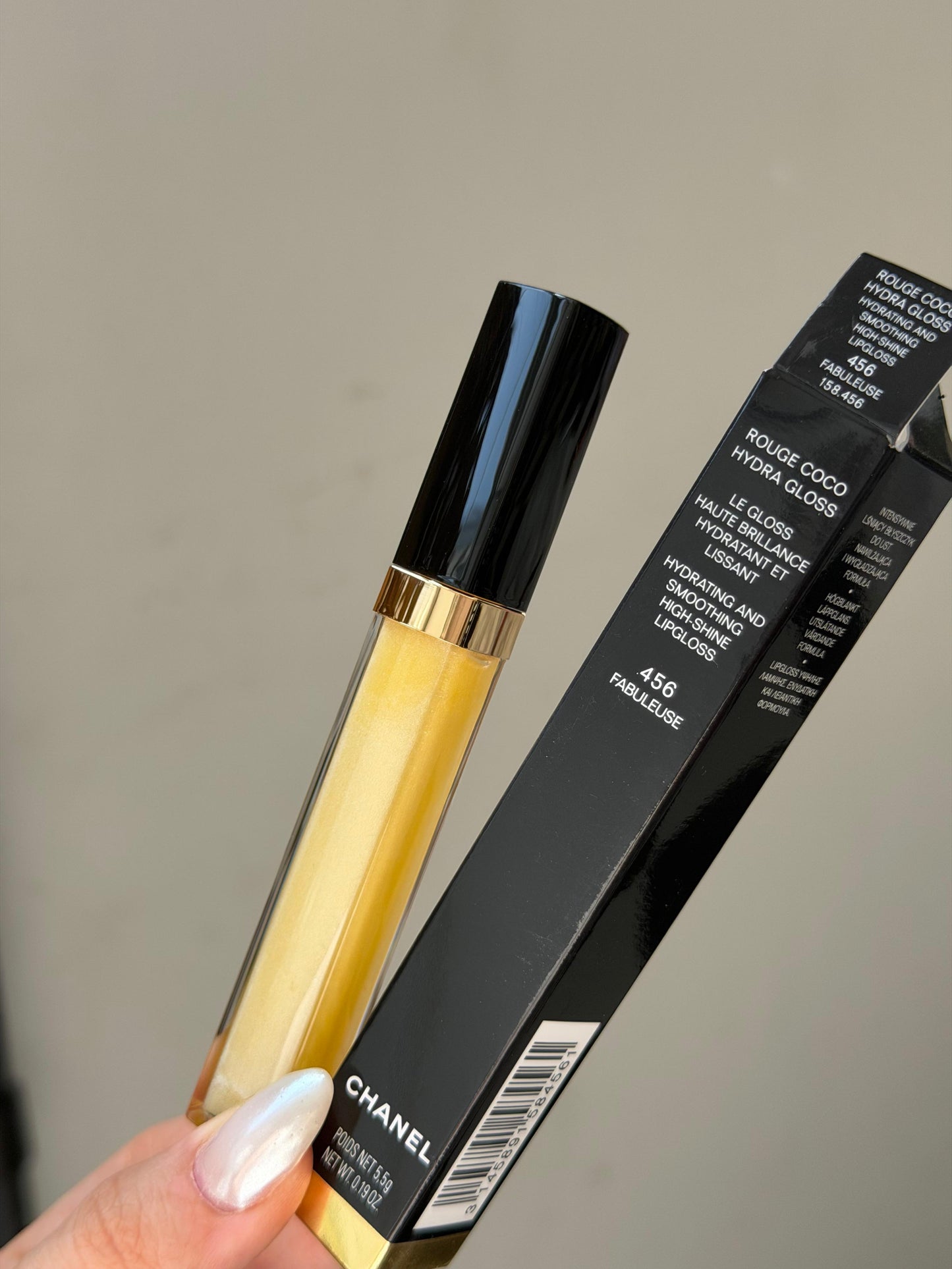 CHANEL Rouge Coco Gloss (456)
Moisturizing Gel Brillant Hidratant
