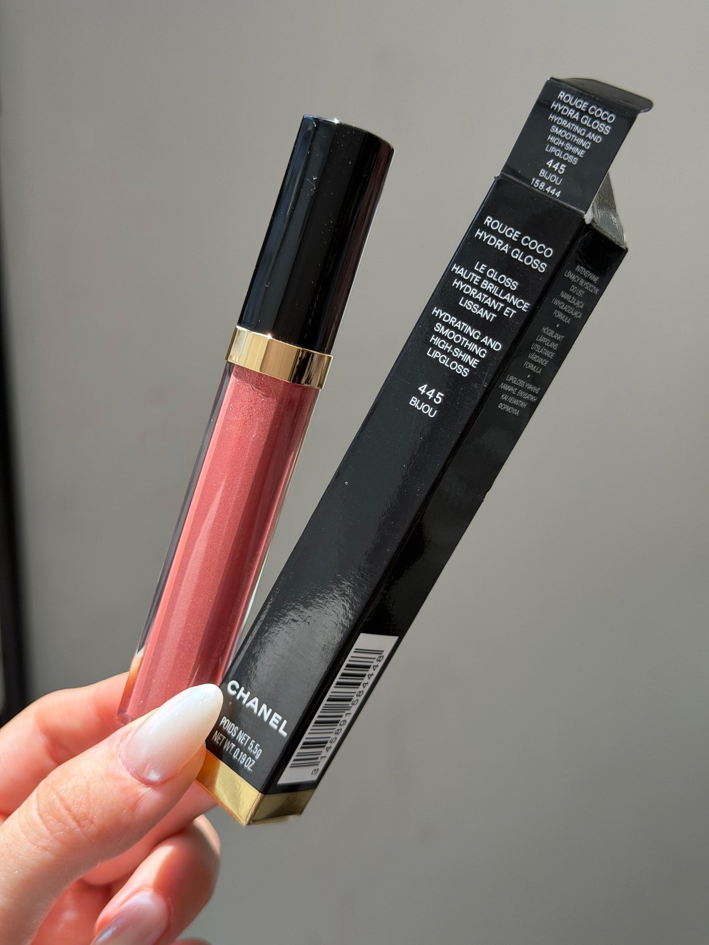 CHANEL Rouge Coco Gloss (445)
Moisturizing Gel Brillant Hidratant