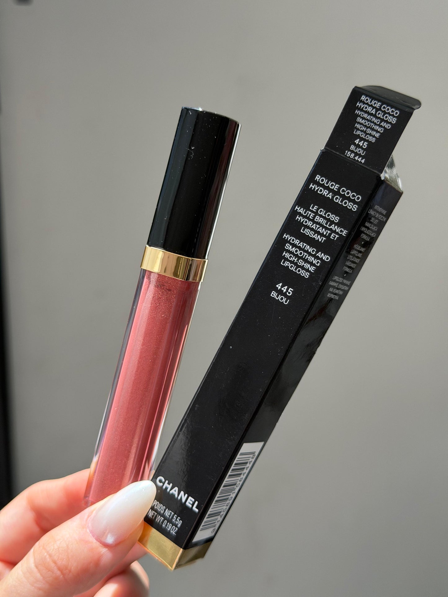 CHANEL Rouge Coco Gloss (445)
Moisturizing Gel Brillant Hidratant