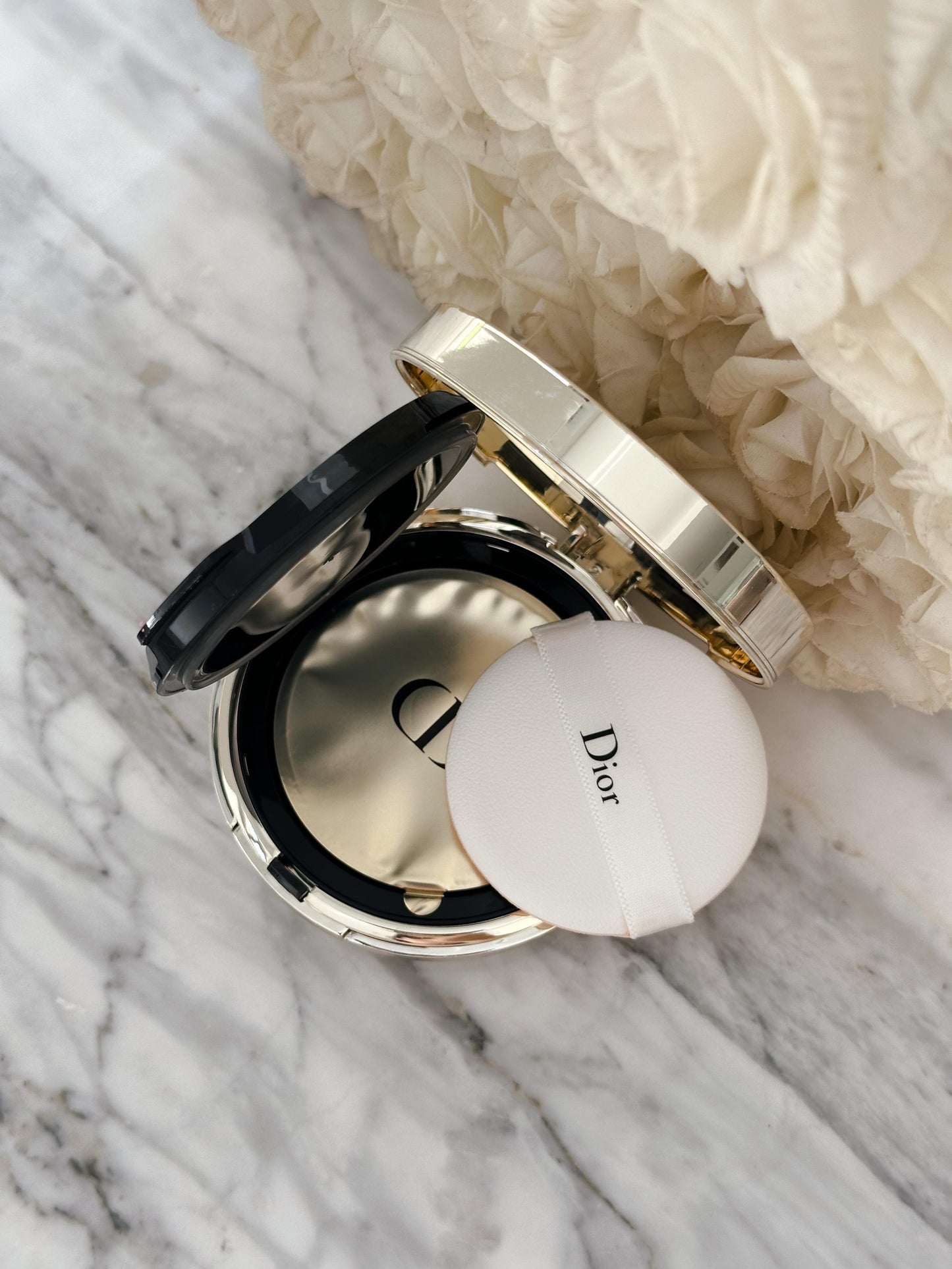 DIOR Dior Prestige Le Cushion Teint De Rose
Anti-Aging Foundation - High Perfection and Smoothing SPF50/PA+++