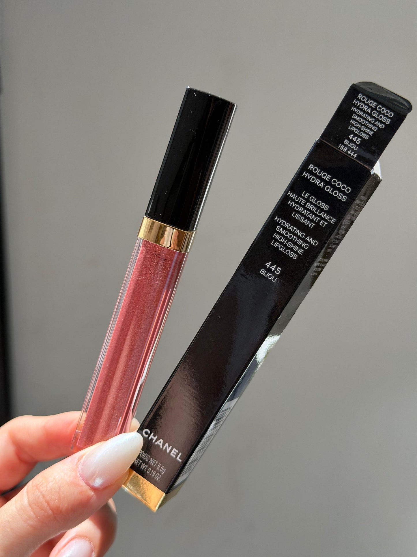 CHANEL Rouge Coco Gloss (445)
Moisturizing Gel Brillant Hidratant