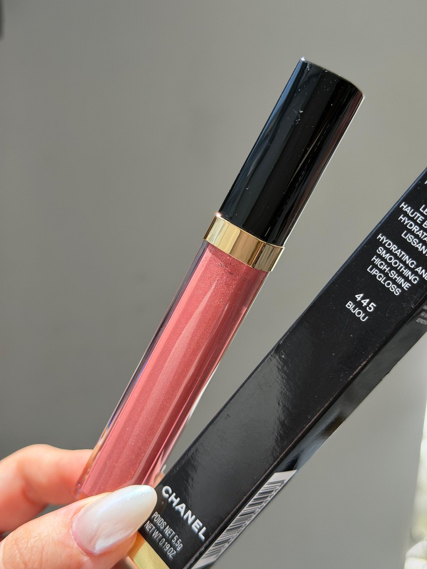 CHANEL Rouge Coco Gloss (445)
Moisturizing Gel Brillant Hidratant