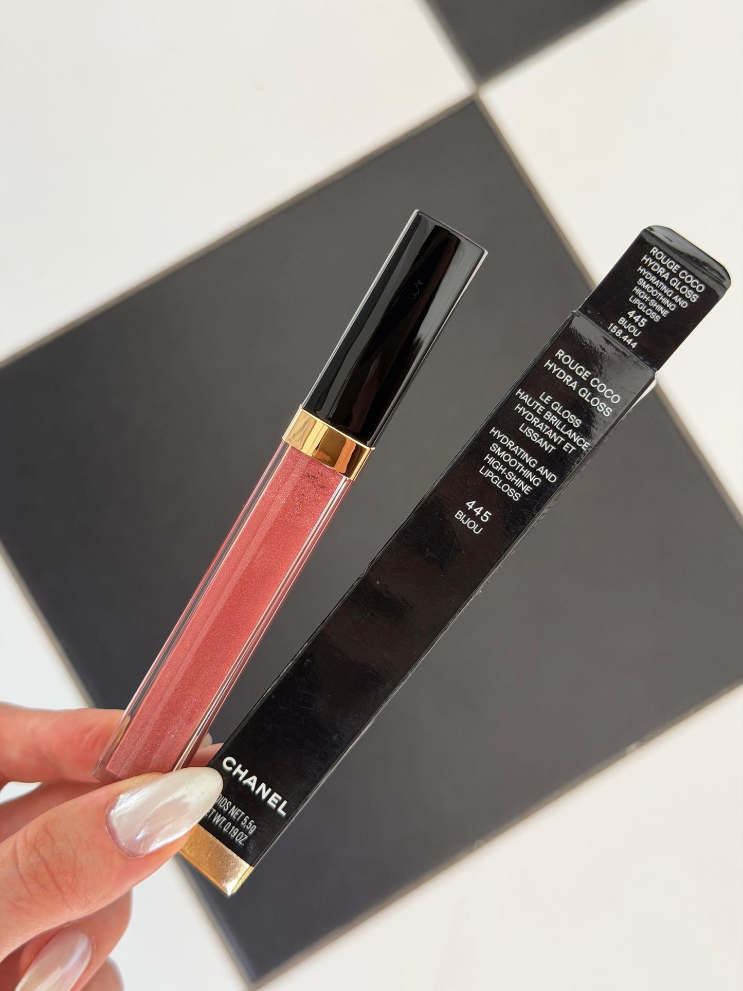 CHANEL Rouge Coco Gloss (445)
Moisturizing Gel Brillant Hidratant