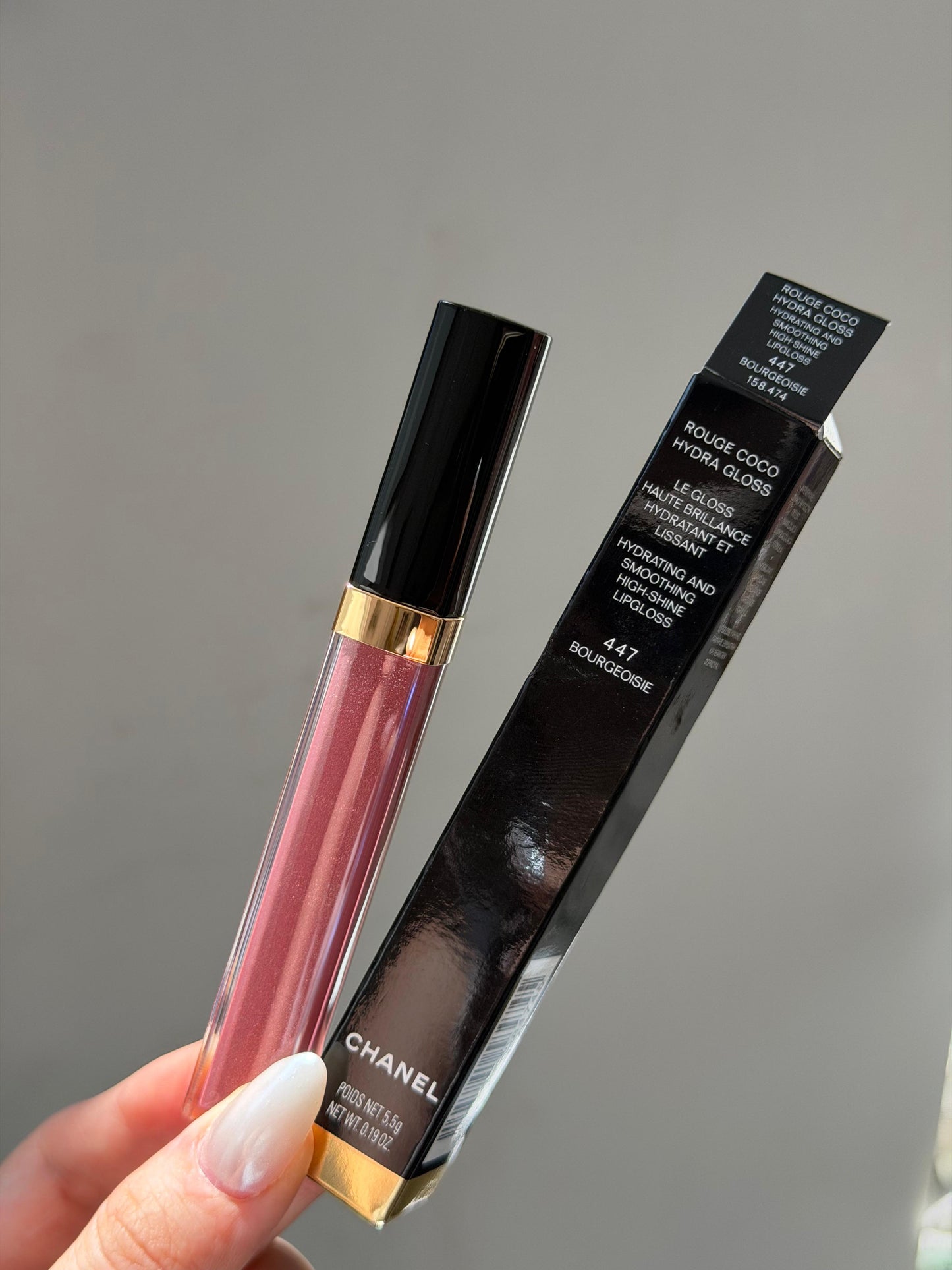 CHANEL Rouge Coco Gloss (447)
Moisturizing Gel Brillant Hidratant