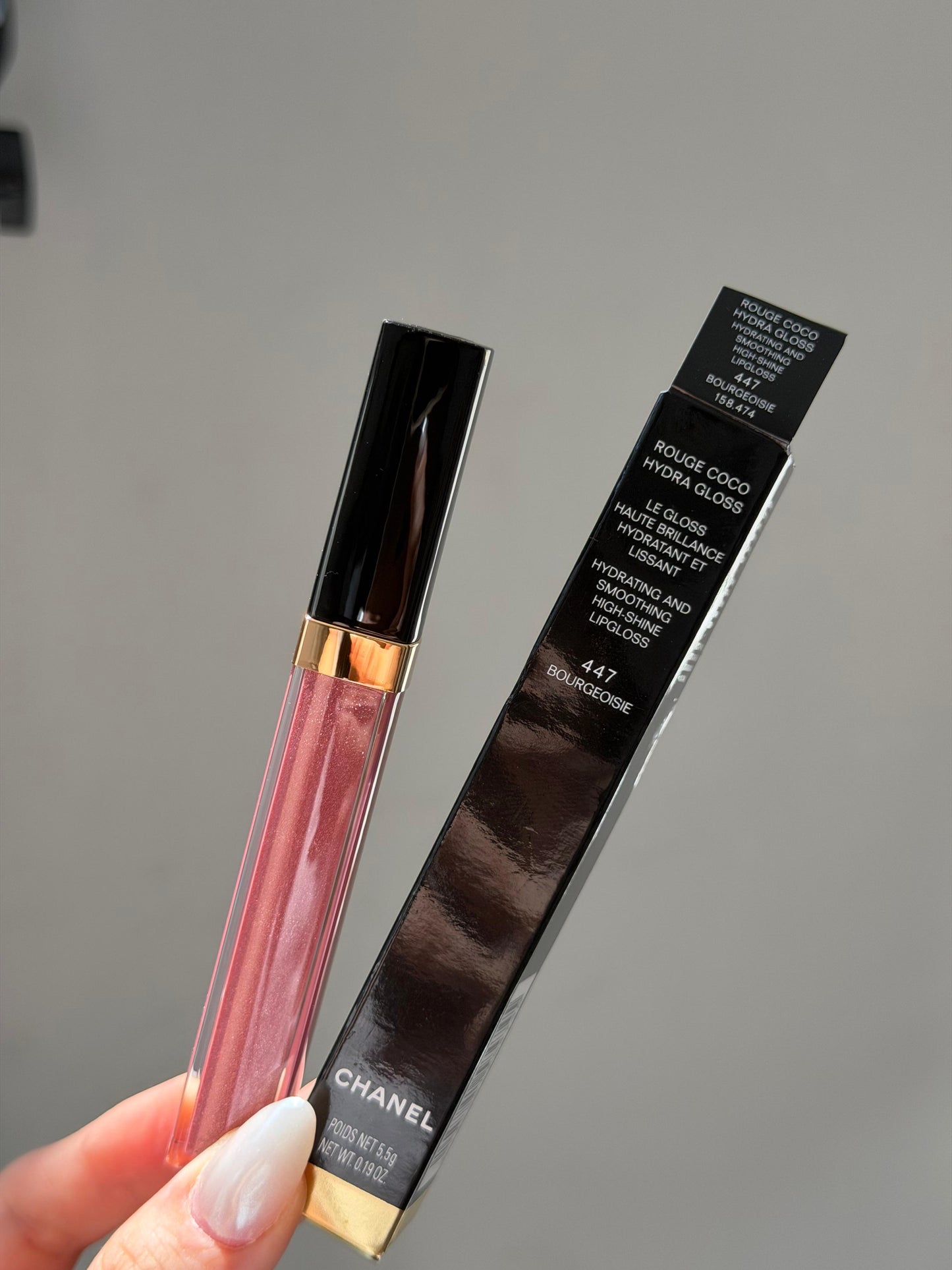 CHANEL Rouge Coco Gloss (447)
Moisturizing Gel Brillant Hidratant