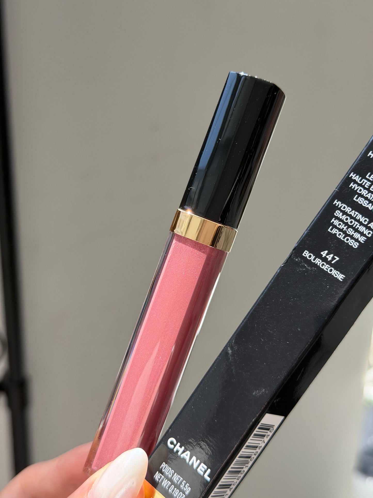 CHANEL Rouge Coco Gloss (447)
Moisturizing Gel Brillant Hidratant