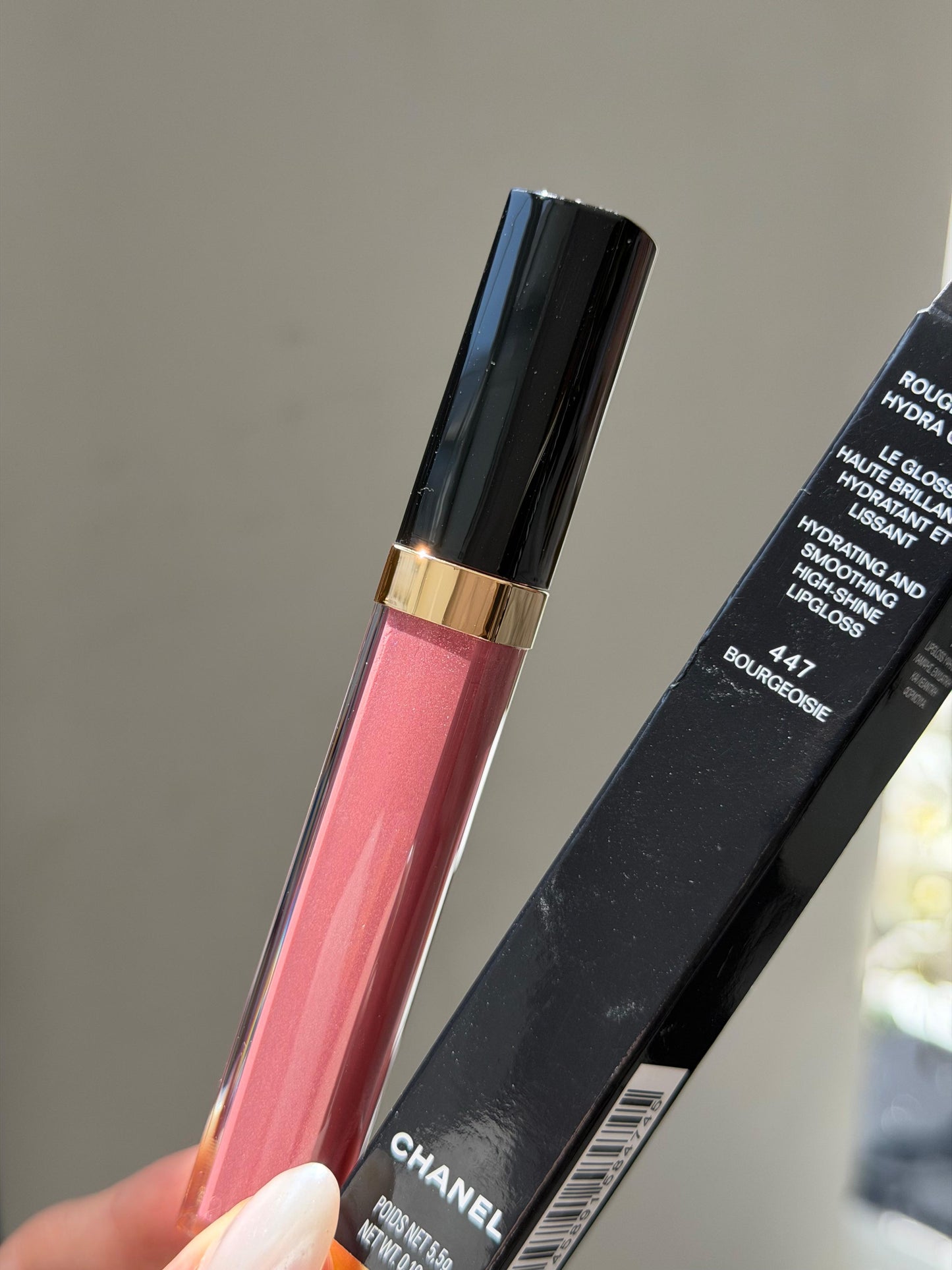 CHANEL Rouge Coco Gloss (447)
Moisturizing Gel Brillant Hidratant