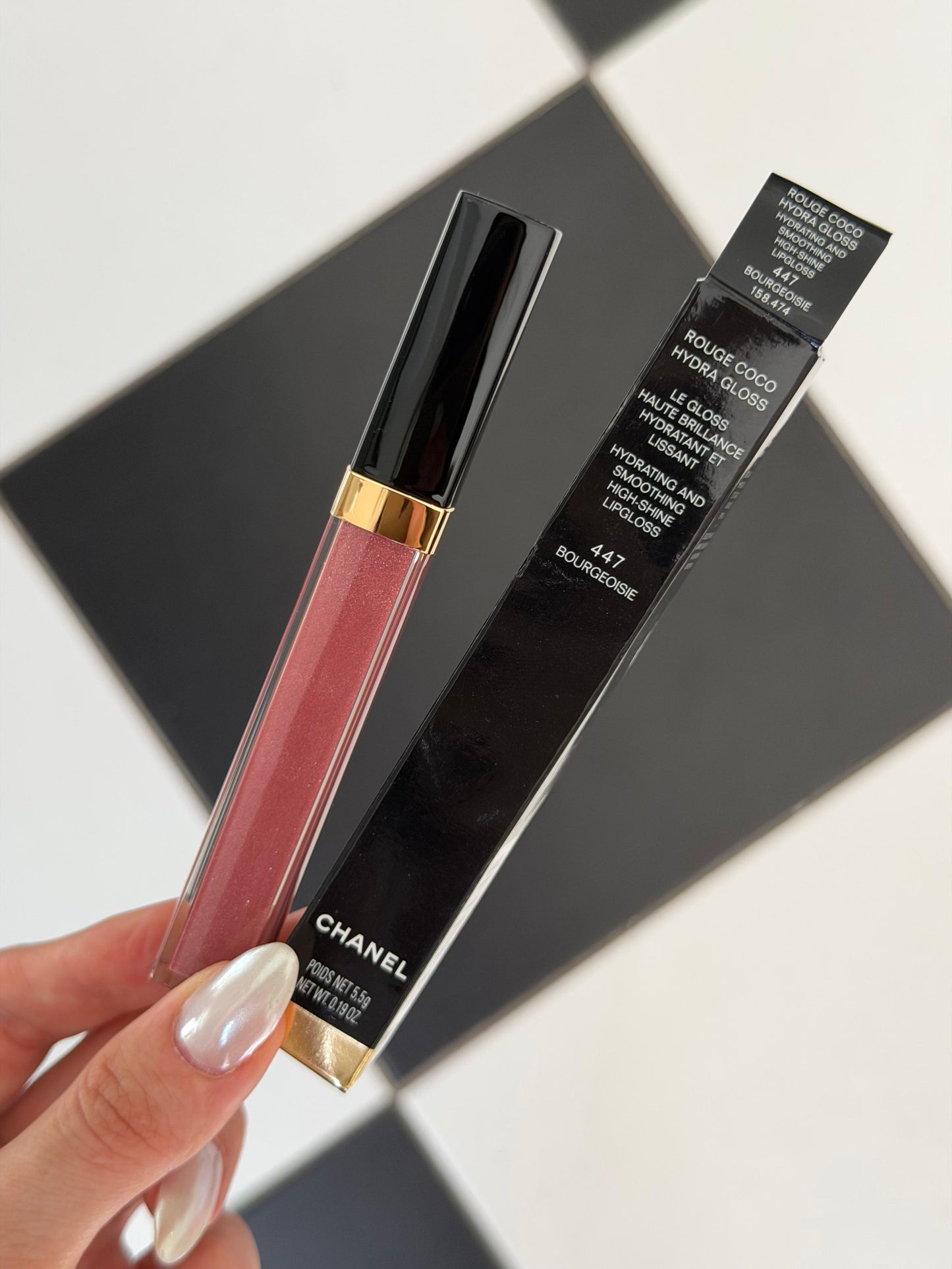 CHANEL Rouge Coco Gloss (447)
Moisturizing Gel Brillant Hidratant